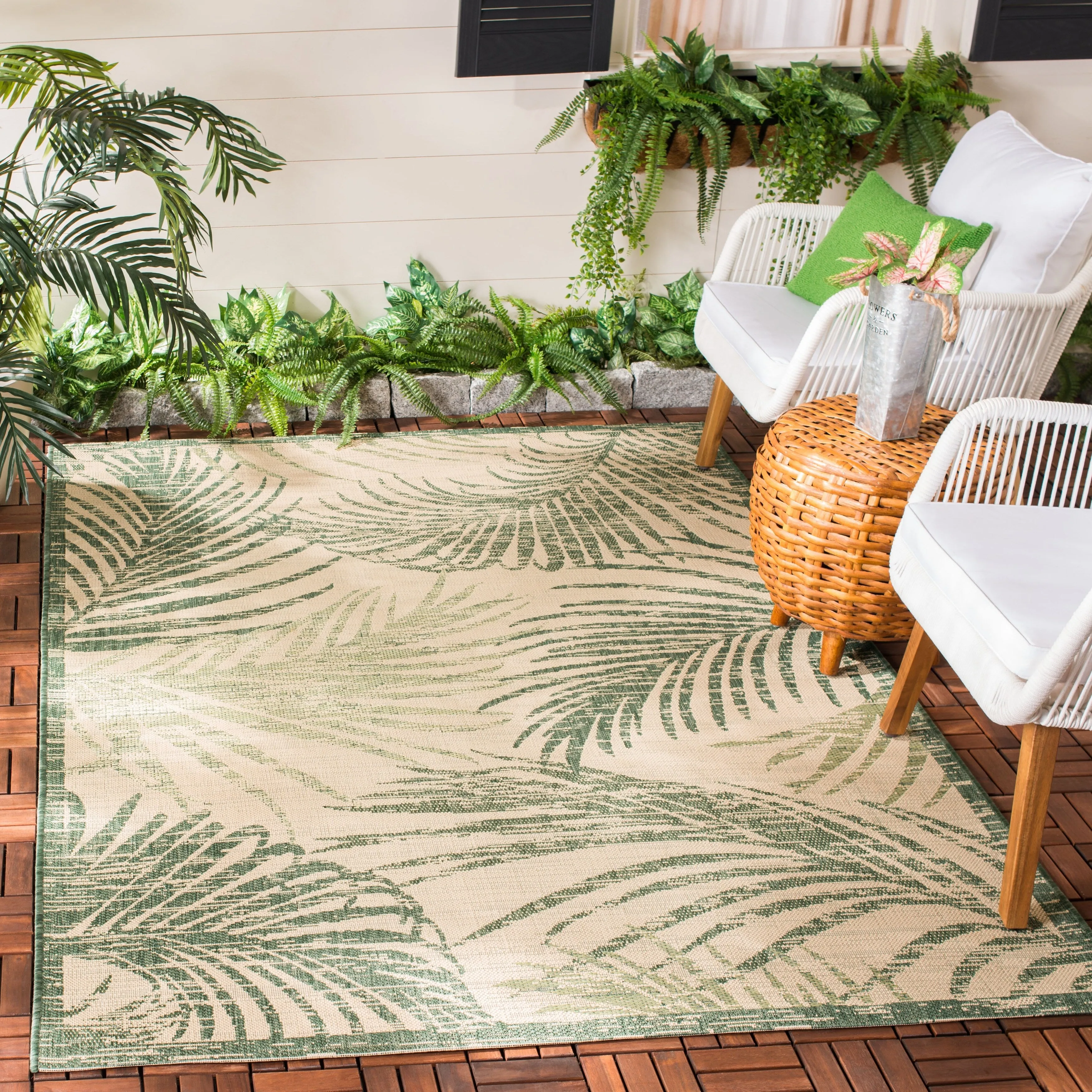 SAFAVIEH Courtyard Nott Tropical Indoor/ Outdoor Waterproof Patio Backyard Rug