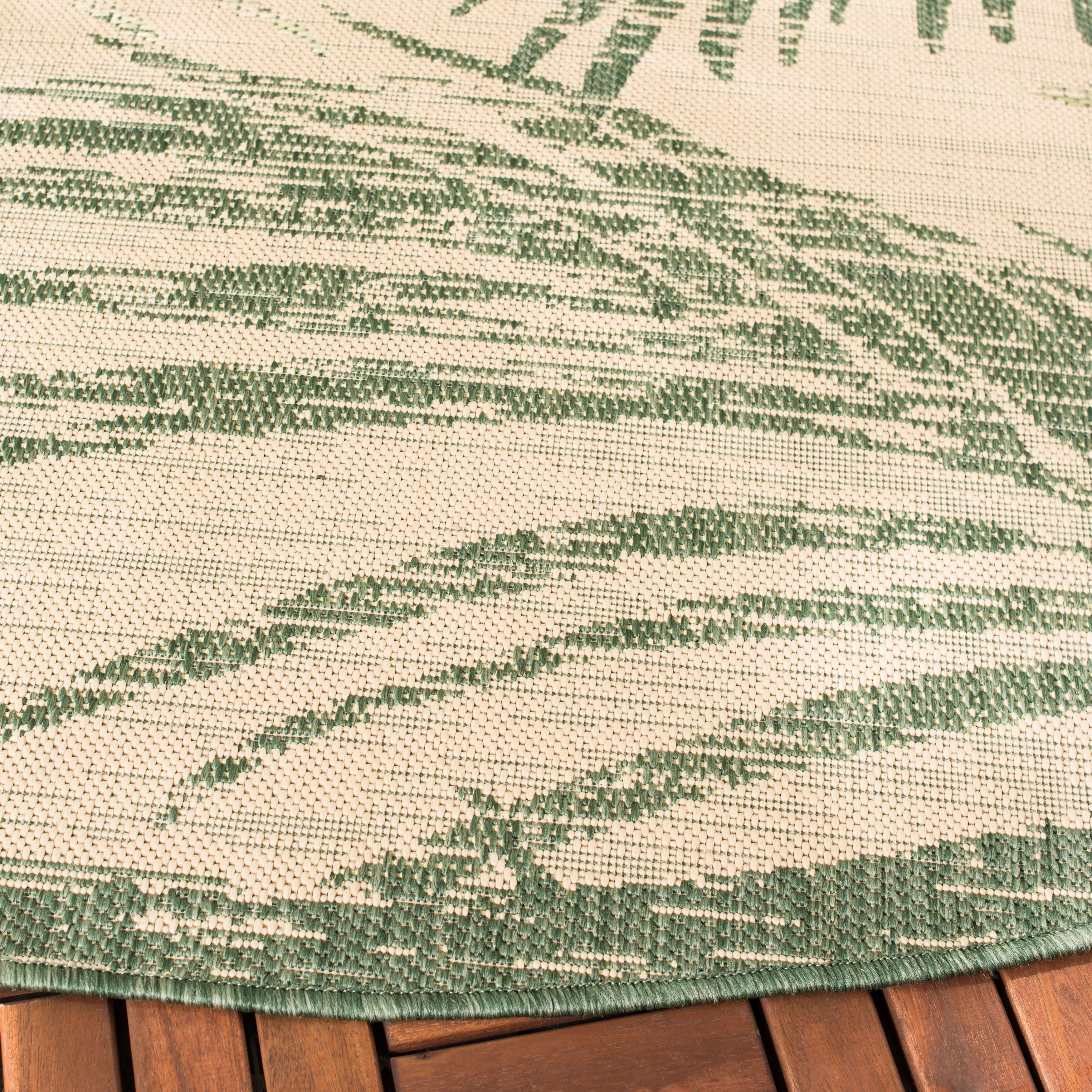 SAFAVIEH Courtyard Nott Tropical Indoor/ Outdoor Waterproof Patio Backyard Rug