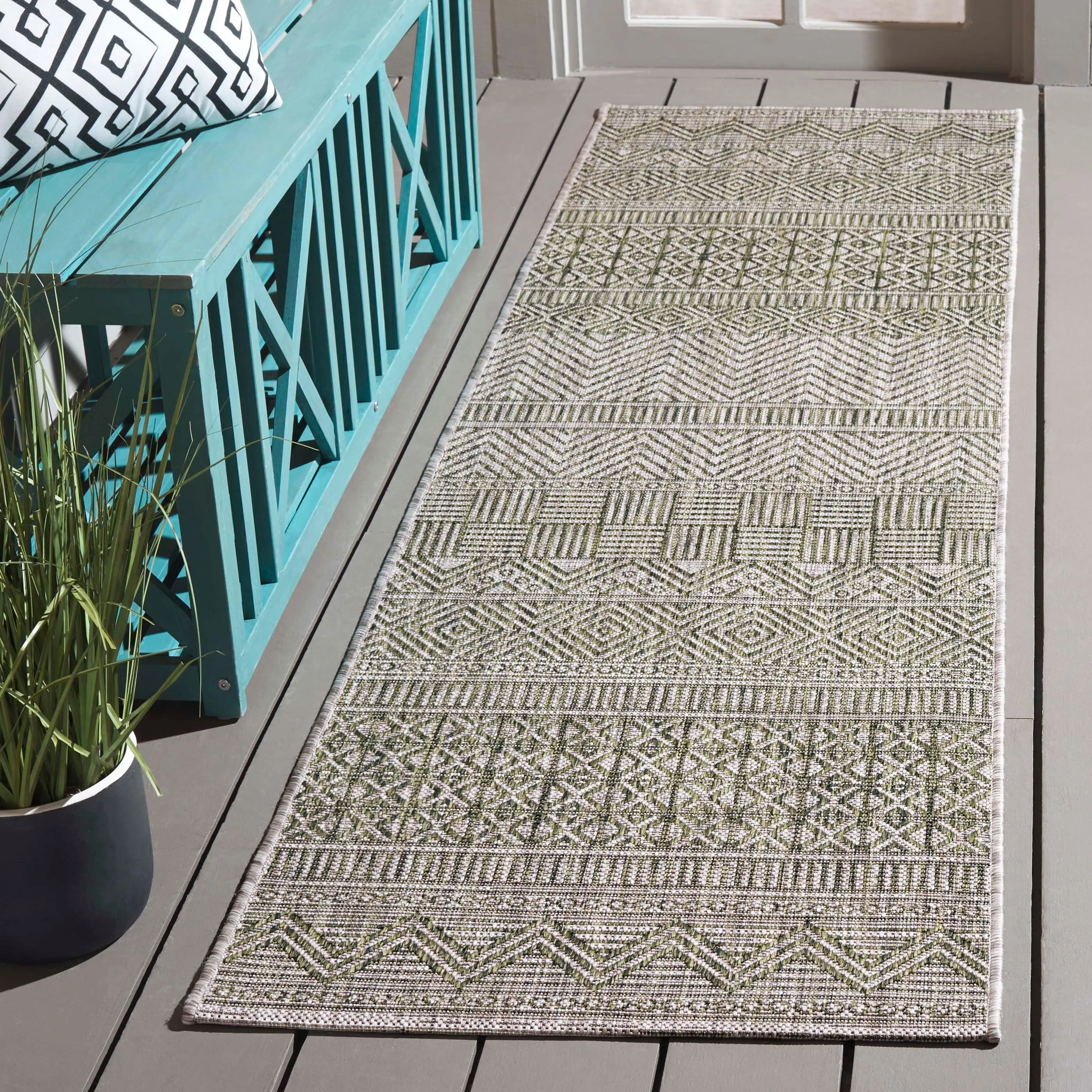 SAFAVIEH Courtyard Rozenn Indoor/ Outdoor Waterproof Patio Backyard Rug
