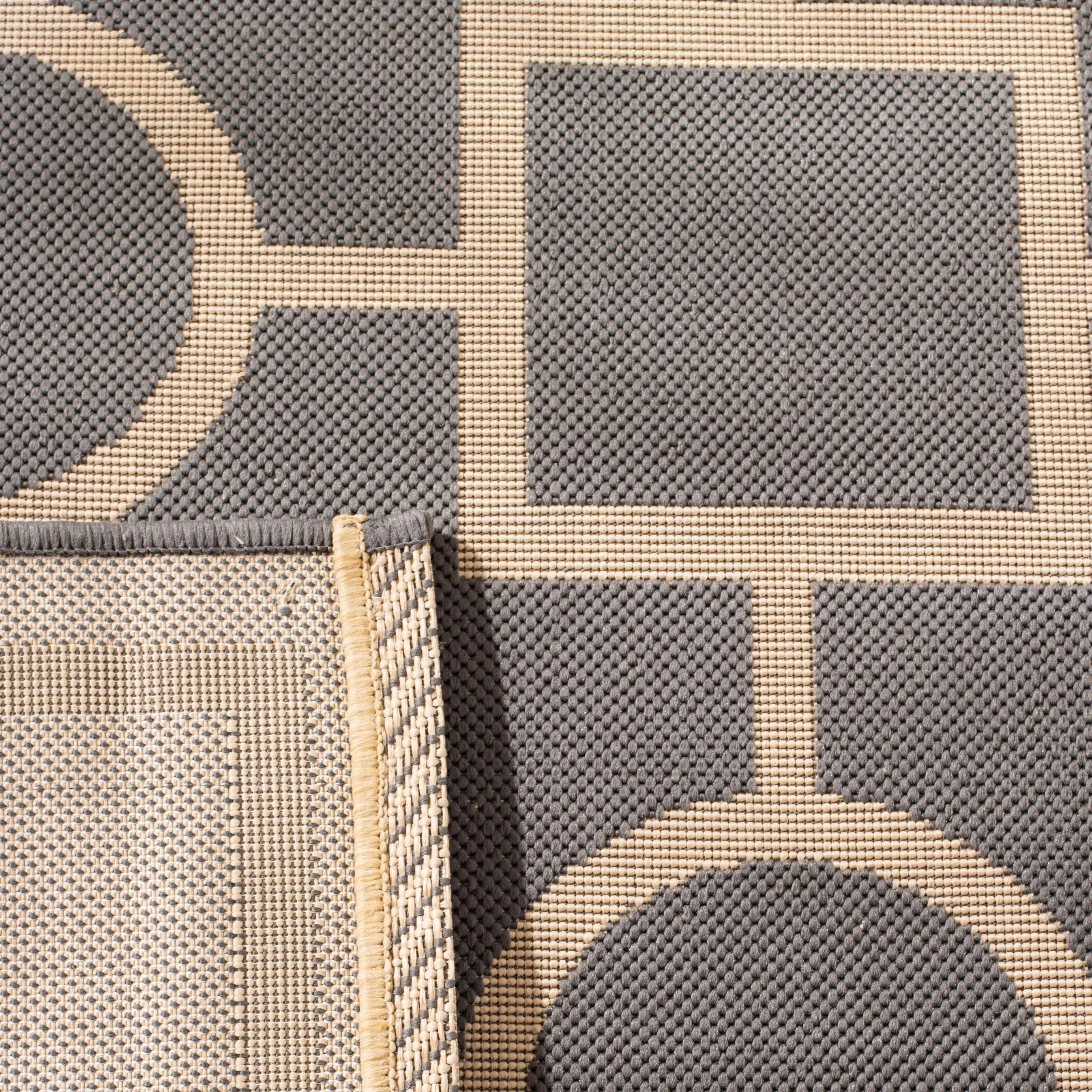 SAFAVIEH Courtyard Sharlene Indoor/ Outdoor Waterproof Patio Backyard Rug
