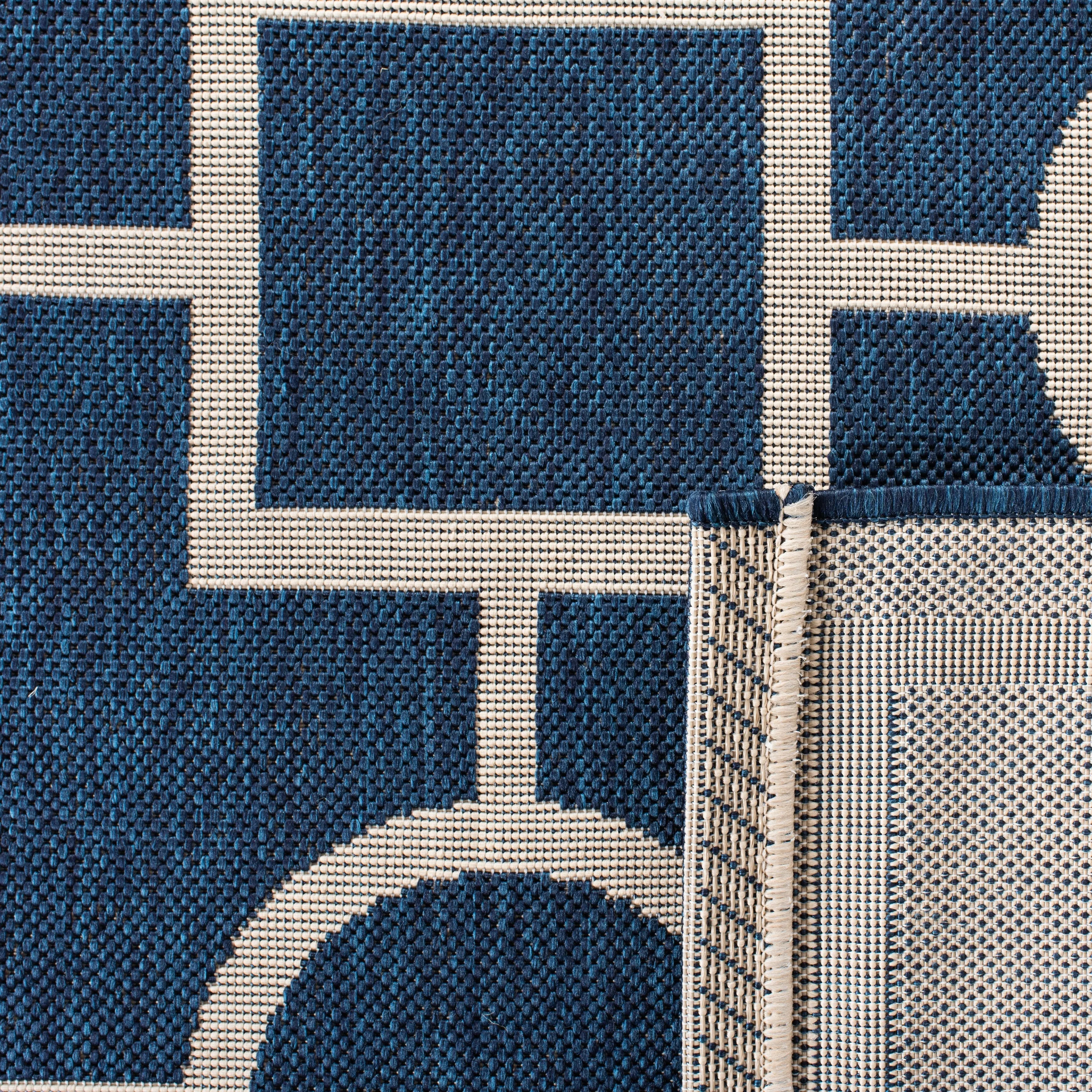 SAFAVIEH Courtyard Sharlene Indoor/ Outdoor Waterproof Patio Backyard Rug