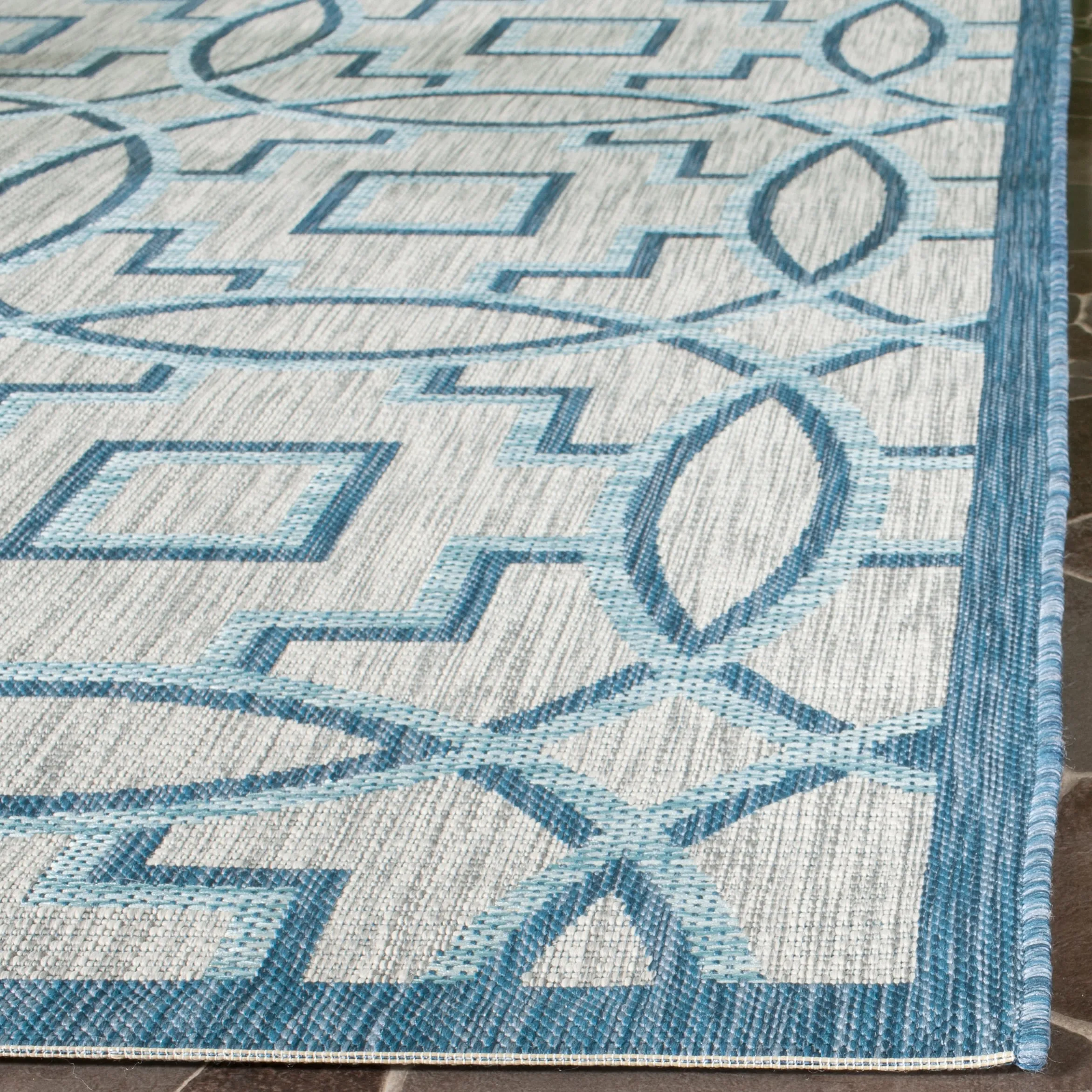 SAFAVIEH Courtyard Shelvia Indoor/ Outdoor Waterproof Patio Backyard Rug