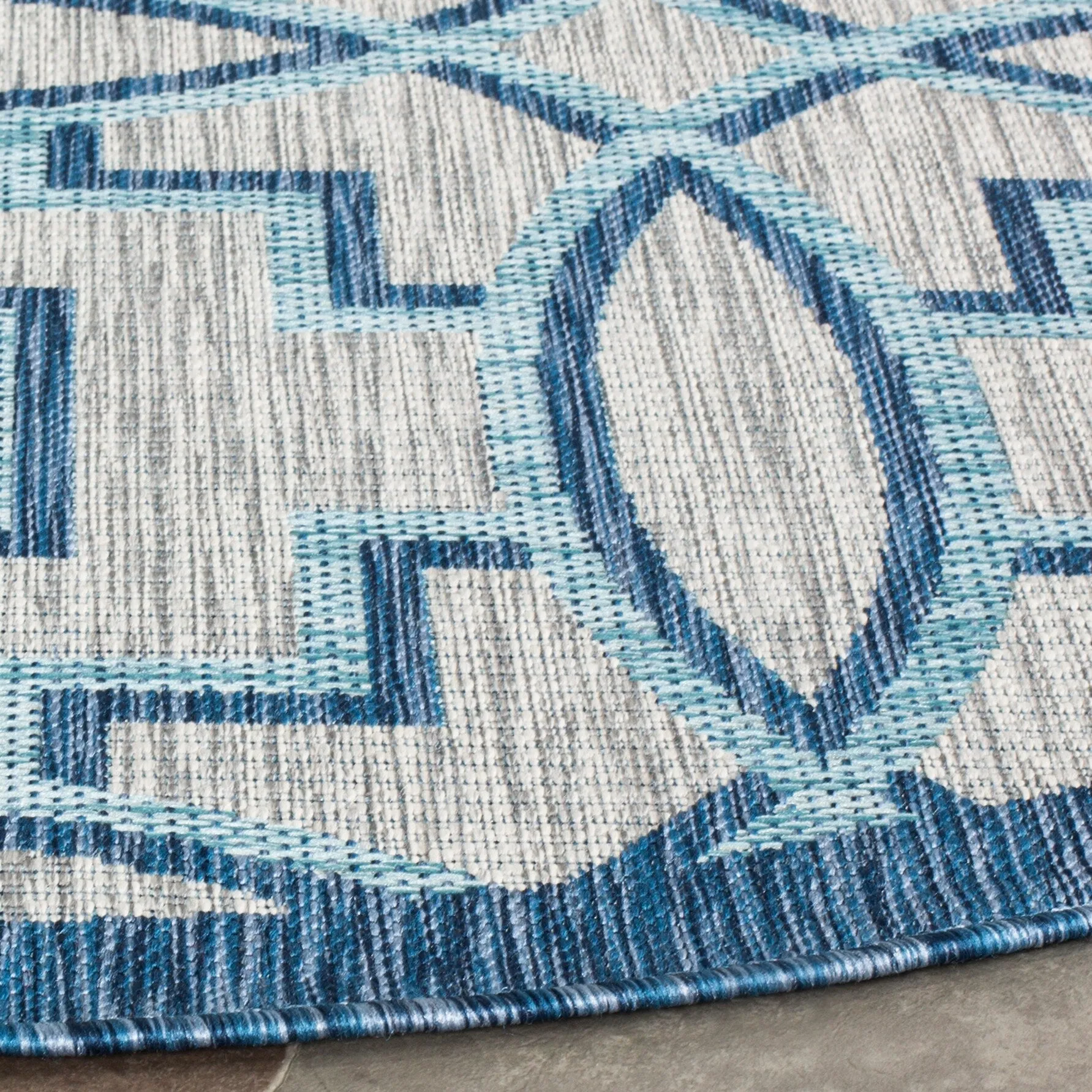 SAFAVIEH Courtyard Shelvia Indoor/ Outdoor Waterproof Patio Backyard Rug