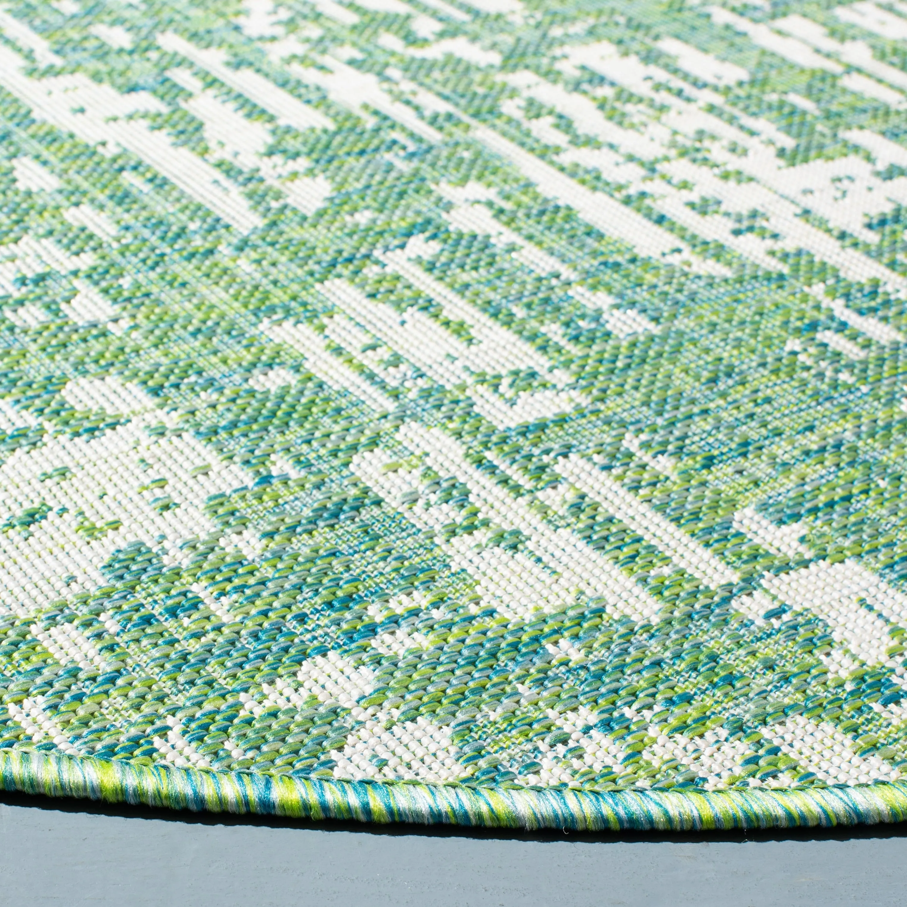 SAFAVIEH Courtyard Simcha Abstract Indoor/ Outdoor Waterproof Patio Backyard Rug