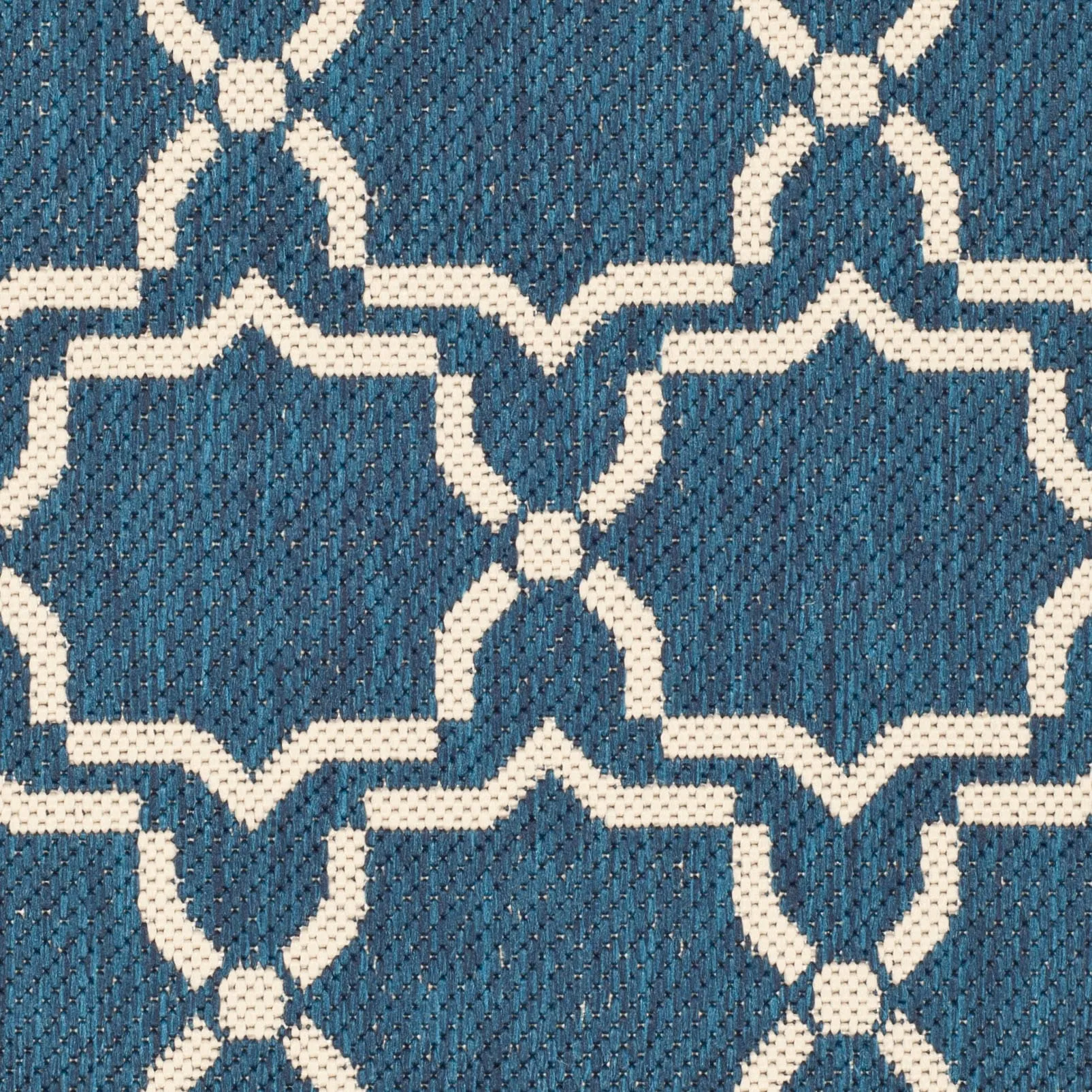 SAFAVIEH Courtyard Thomasina Indoor/ Outdoor Waterproof Patio Backyard Rug