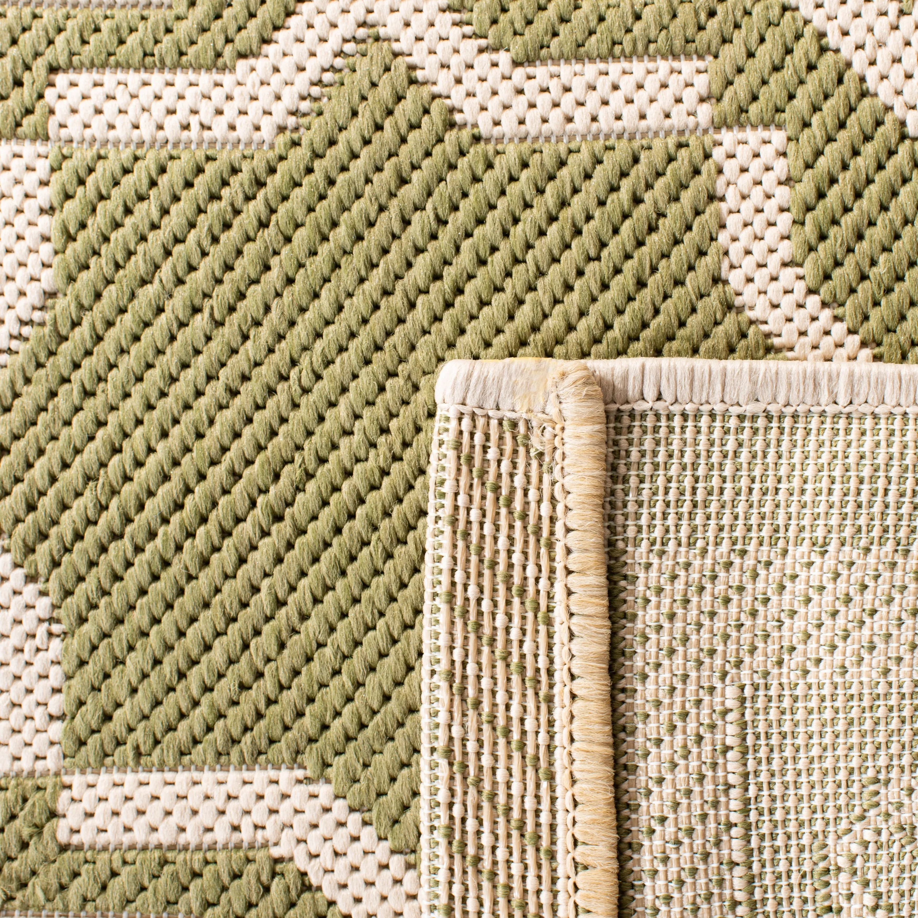 SAFAVIEH Courtyard Thomasina Indoor/ Outdoor Waterproof Patio Backyard Rug