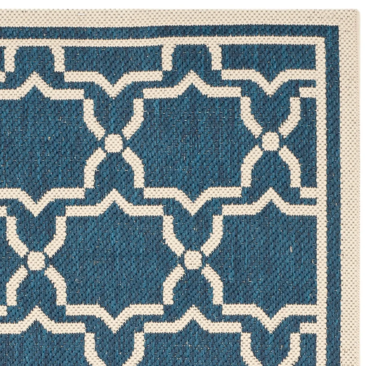 SAFAVIEH Courtyard Thomasina Indoor/ Outdoor Waterproof Patio Backyard Rug
