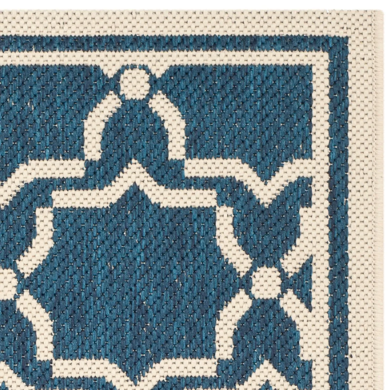 SAFAVIEH Courtyard Thomasina Indoor/ Outdoor Waterproof Patio Backyard Rug