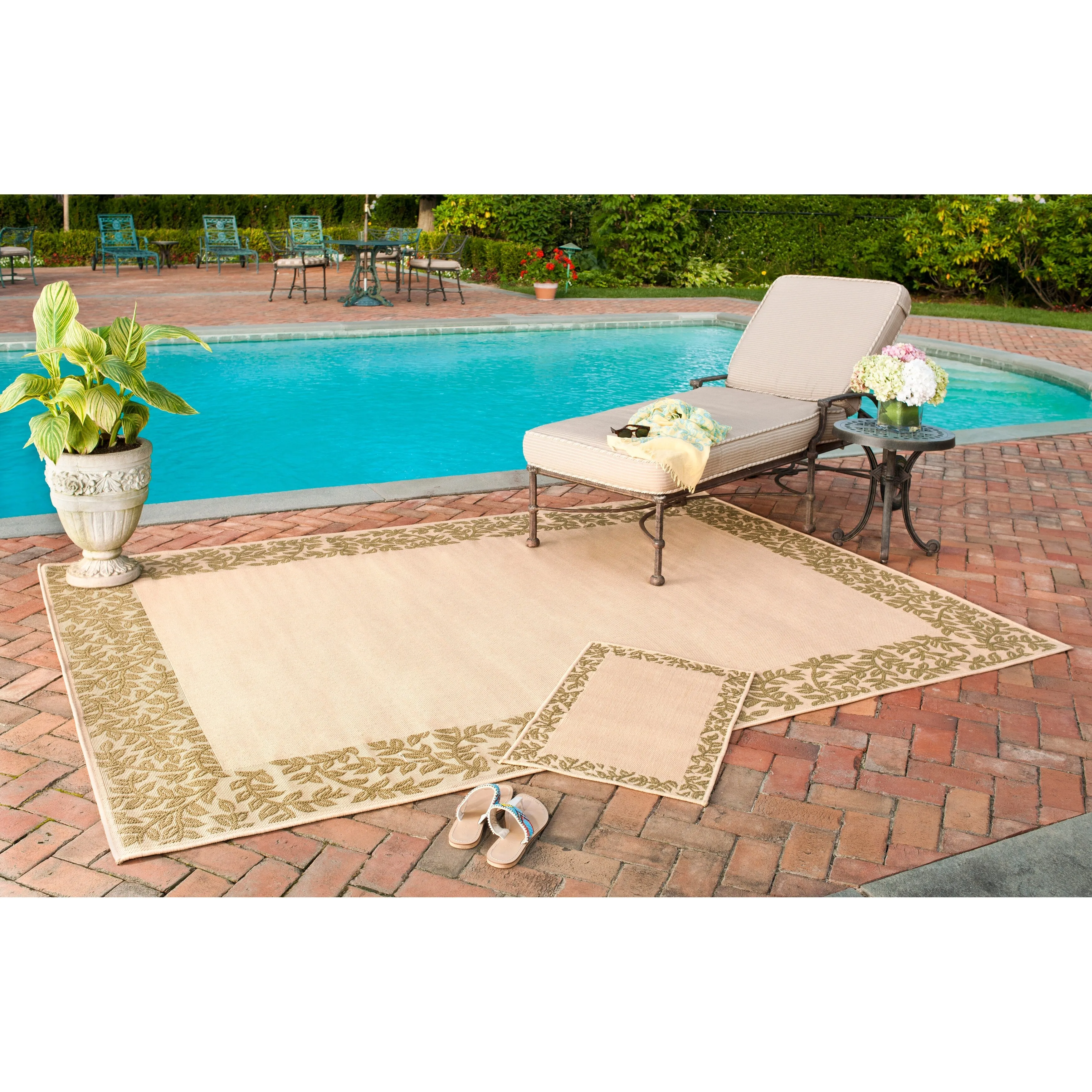 SAFAVIEH Courtyard Verlene Indoor/ Outdoor Waterproof Patio Backyard Rug