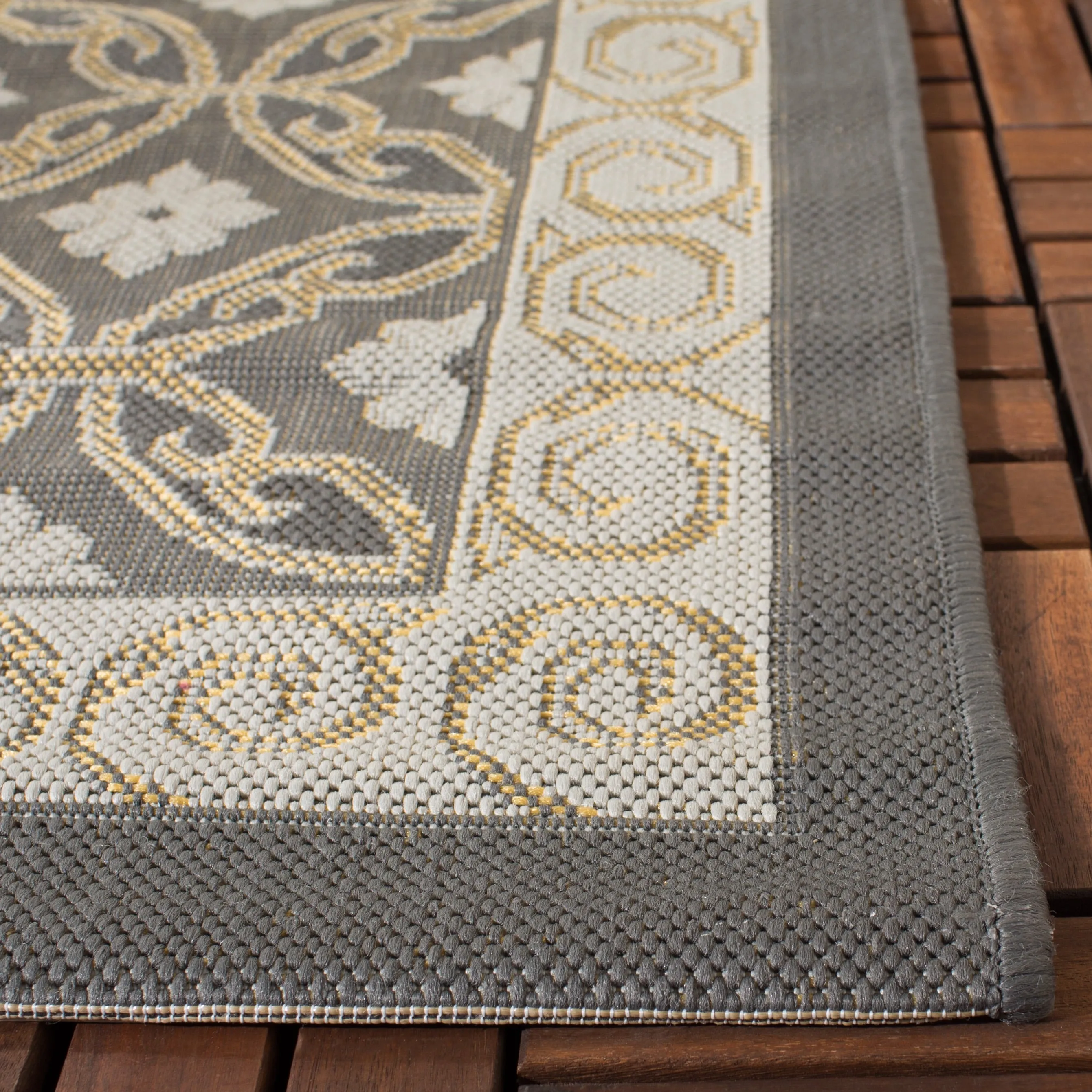 SAFAVIEH Courtyard Vernetta Lonni Outdoor Waterproof Patio Backyard Rug