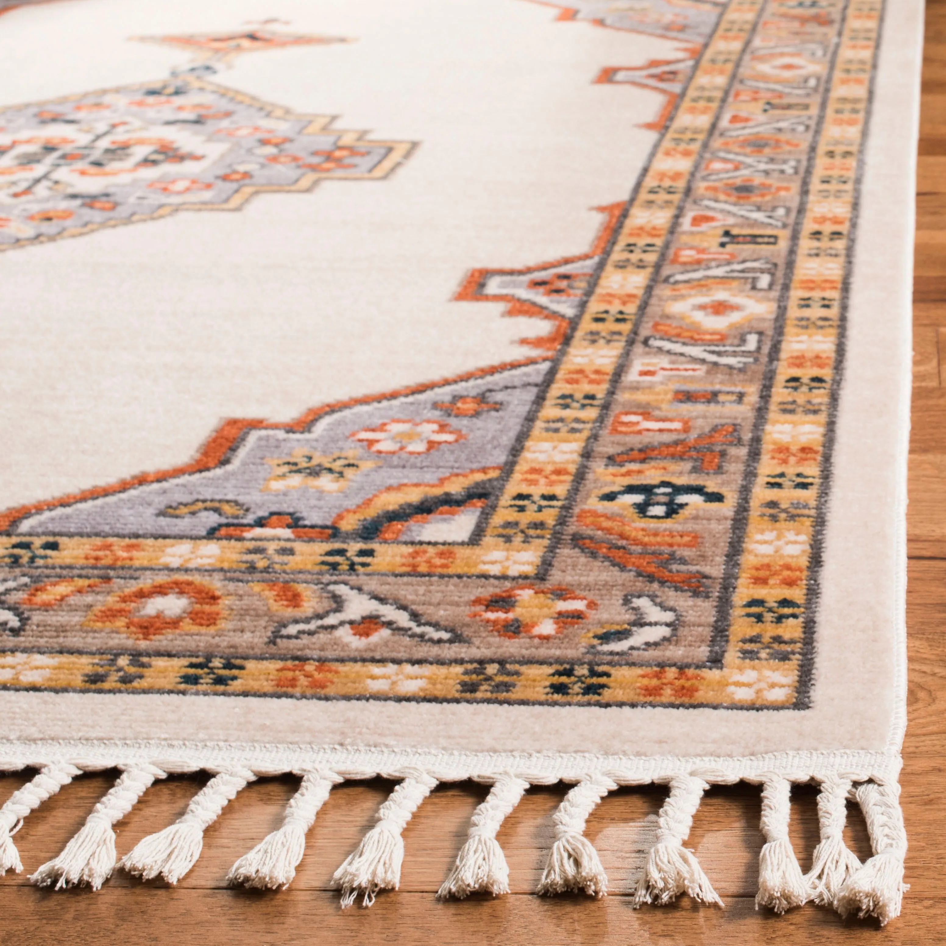SAFAVIEH Farmhouse Rozana Boho Tribal Polyester Rug