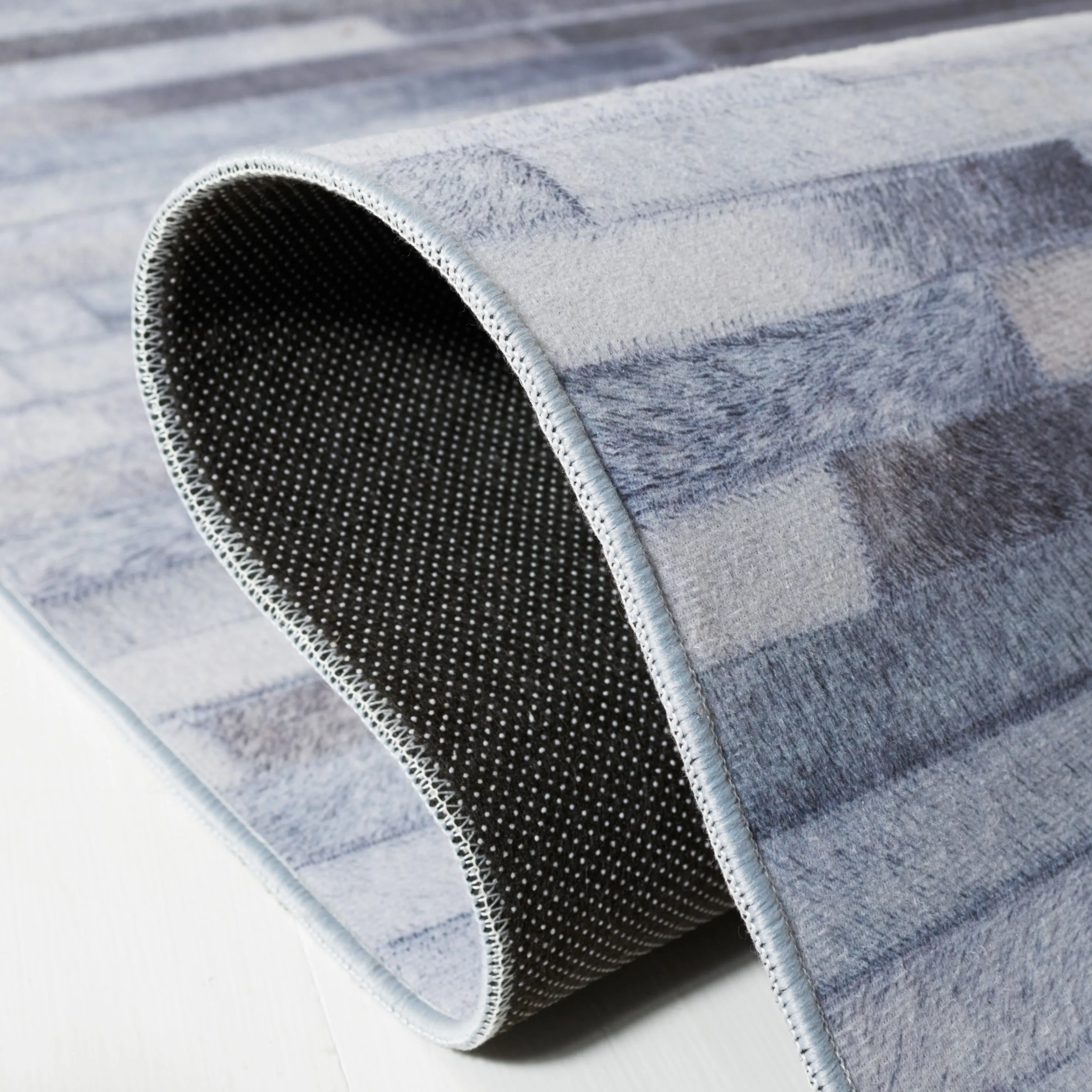 SAFAVIEH Faux Hide Machine Washable Slip Resistant Virzhinia Modern