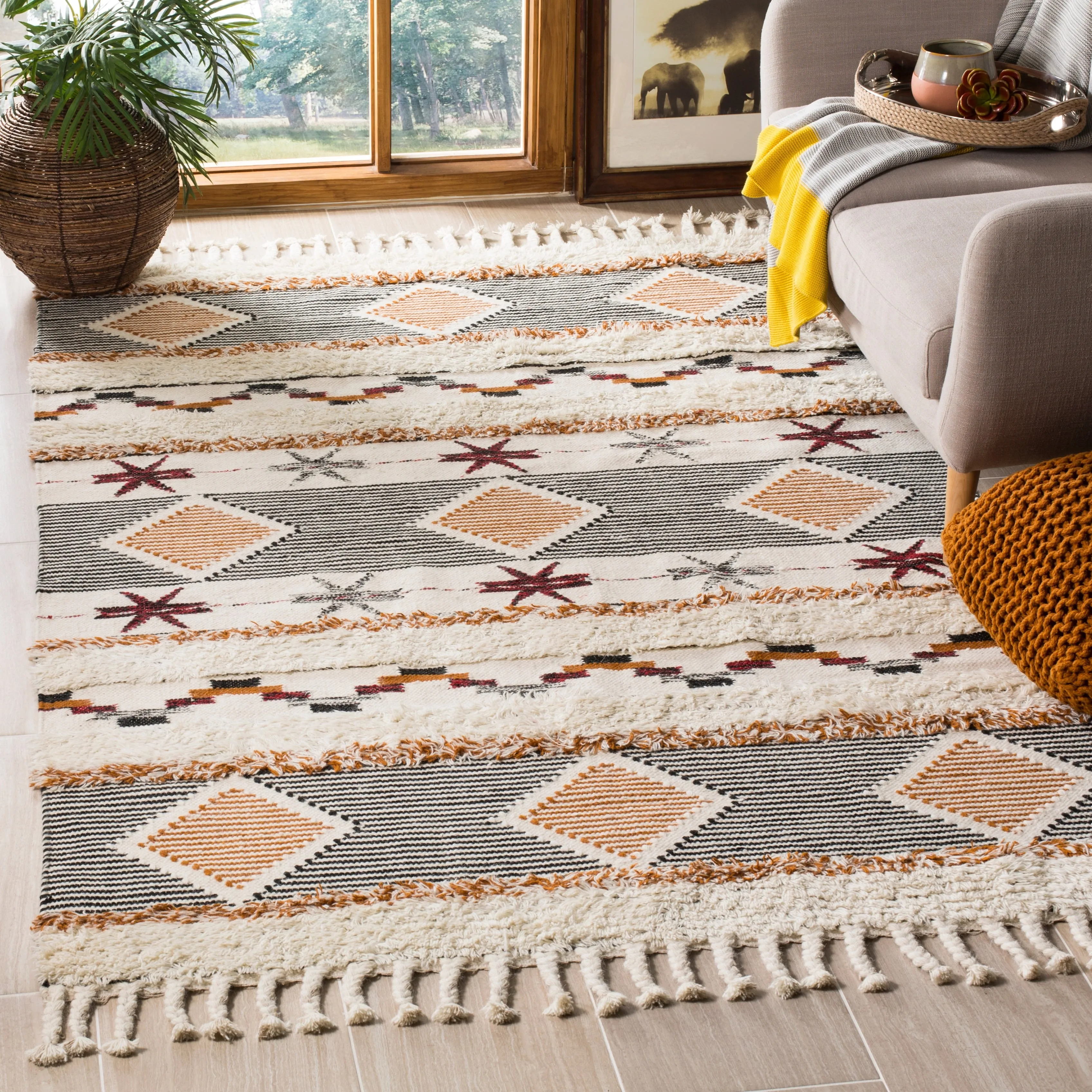 SAFAVIEH Hand-knotted Kenya Shanti Wool Tassel Rug