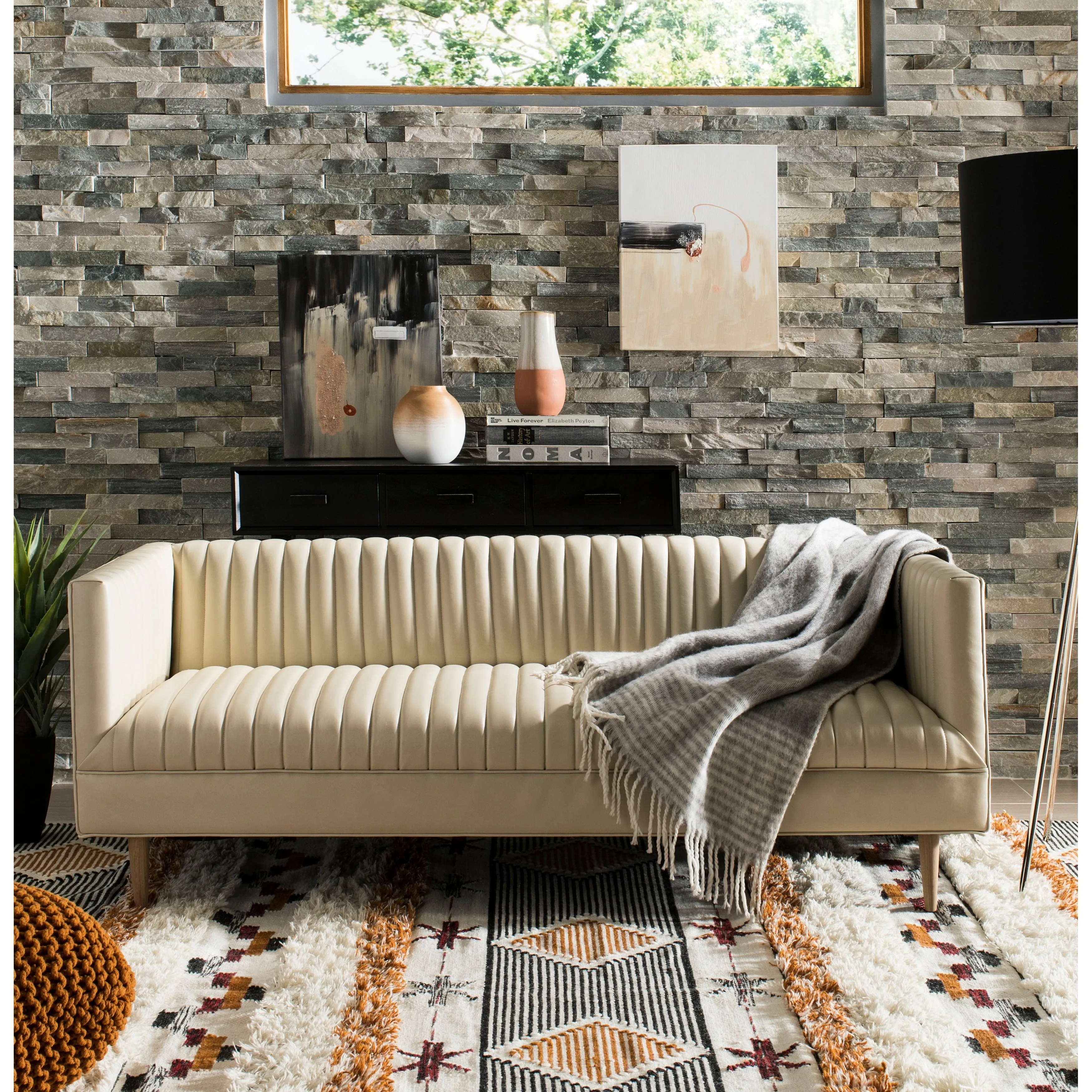 SAFAVIEH Hand-knotted Kenya Shanti Wool Tassel Rug