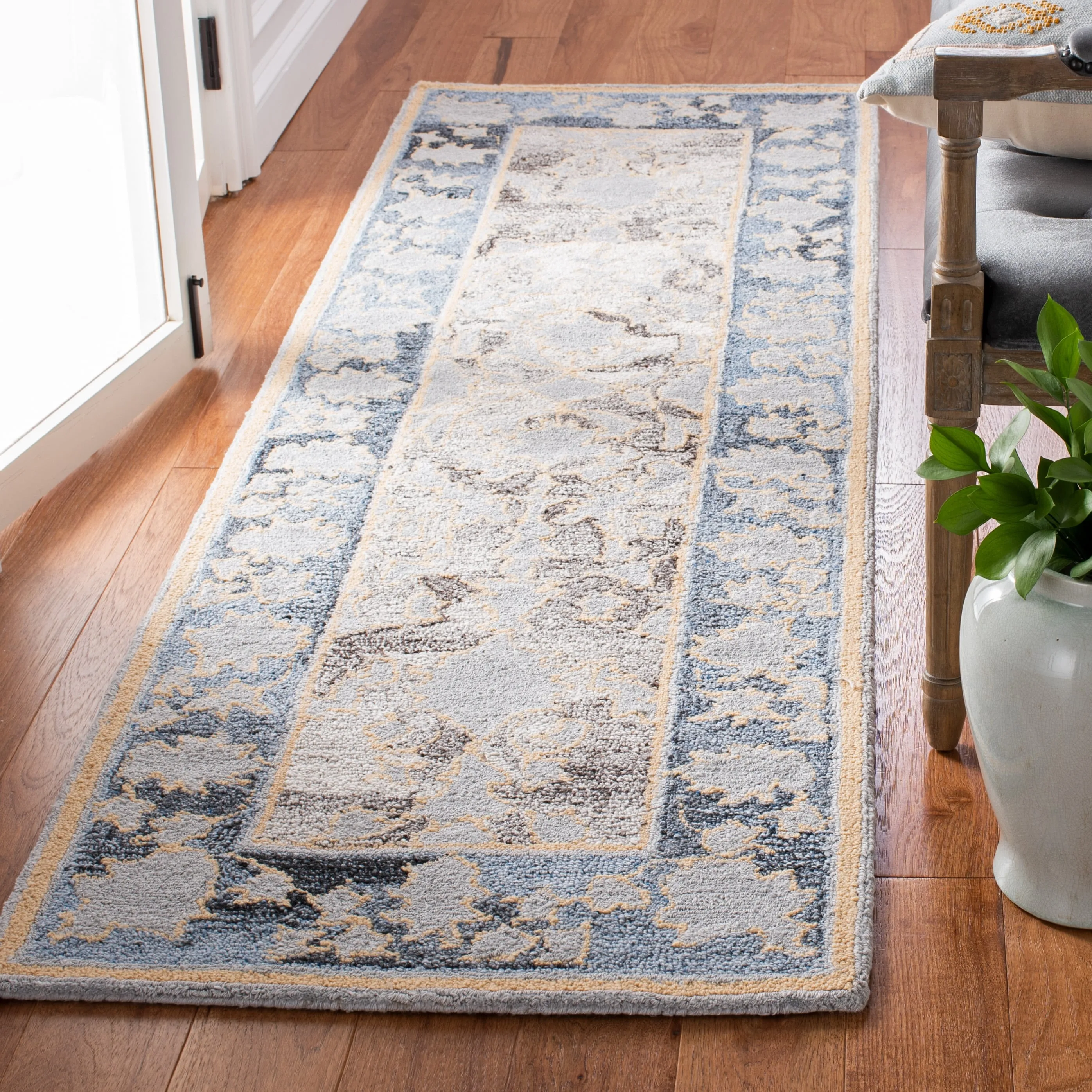 SAFAVIEH Handmade Abstract Annalee Oriental Wool Rug