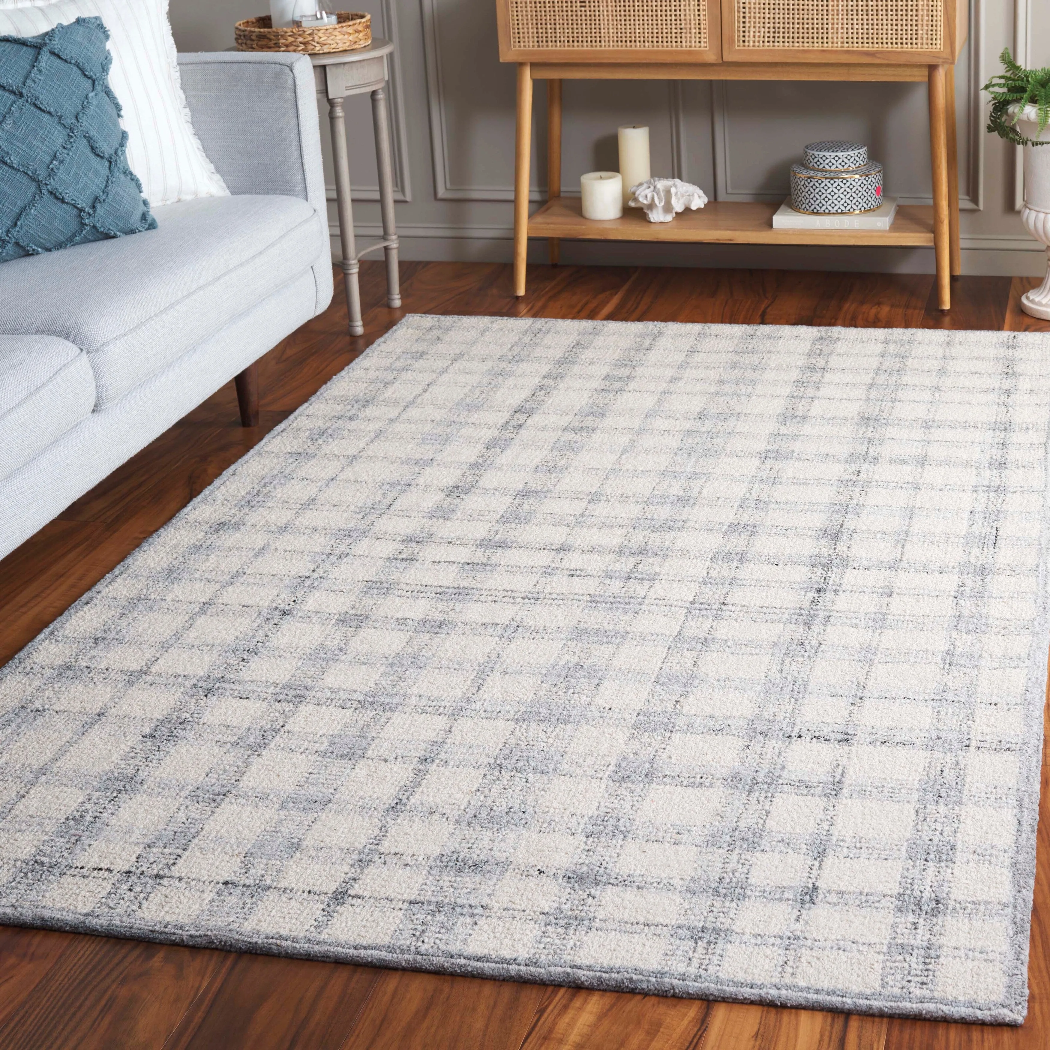 SAFAVIEH Handmade Abstract Imka Checkered Wool Rug