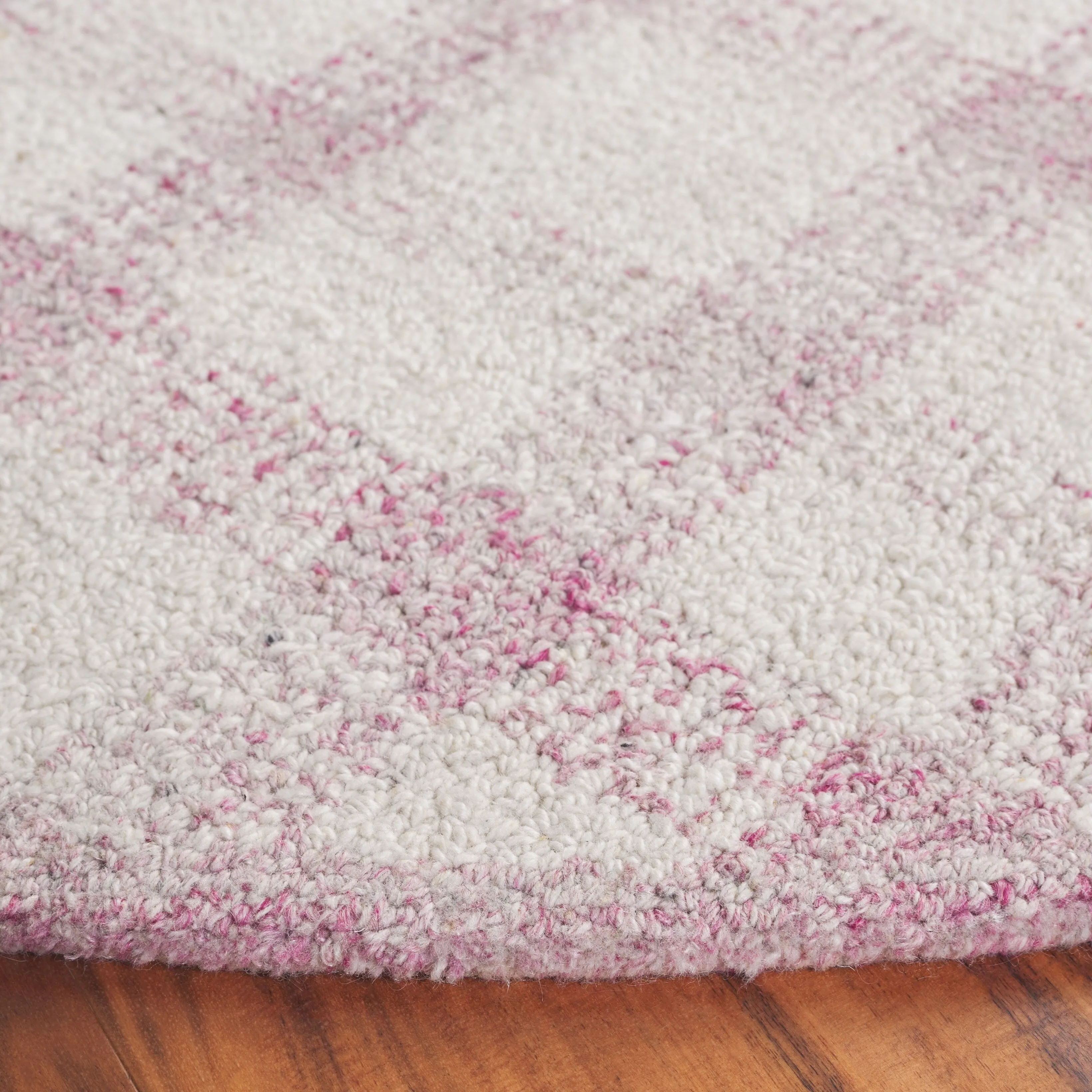 SAFAVIEH Handmade Abstract Imka Checkered Wool Rug
