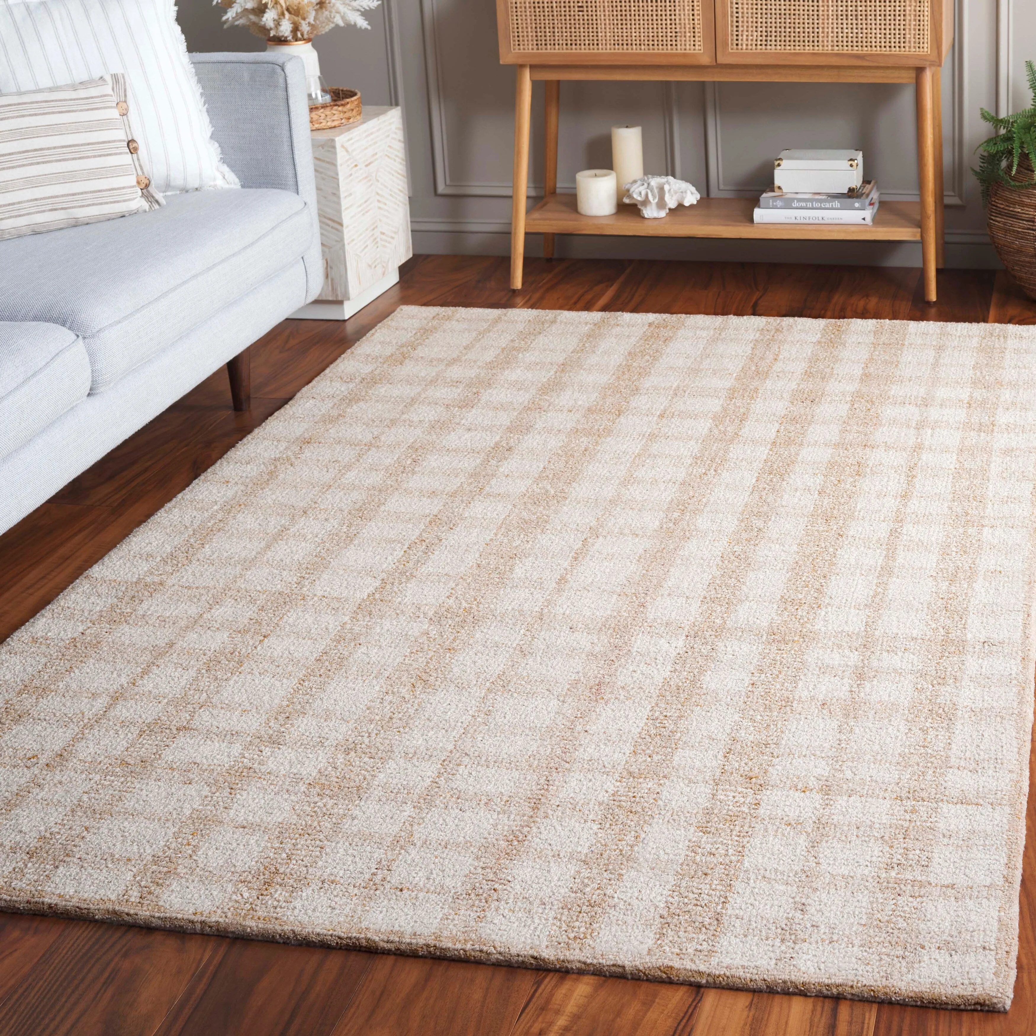 SAFAVIEH Handmade Abstract Imka Checkered Wool Rug