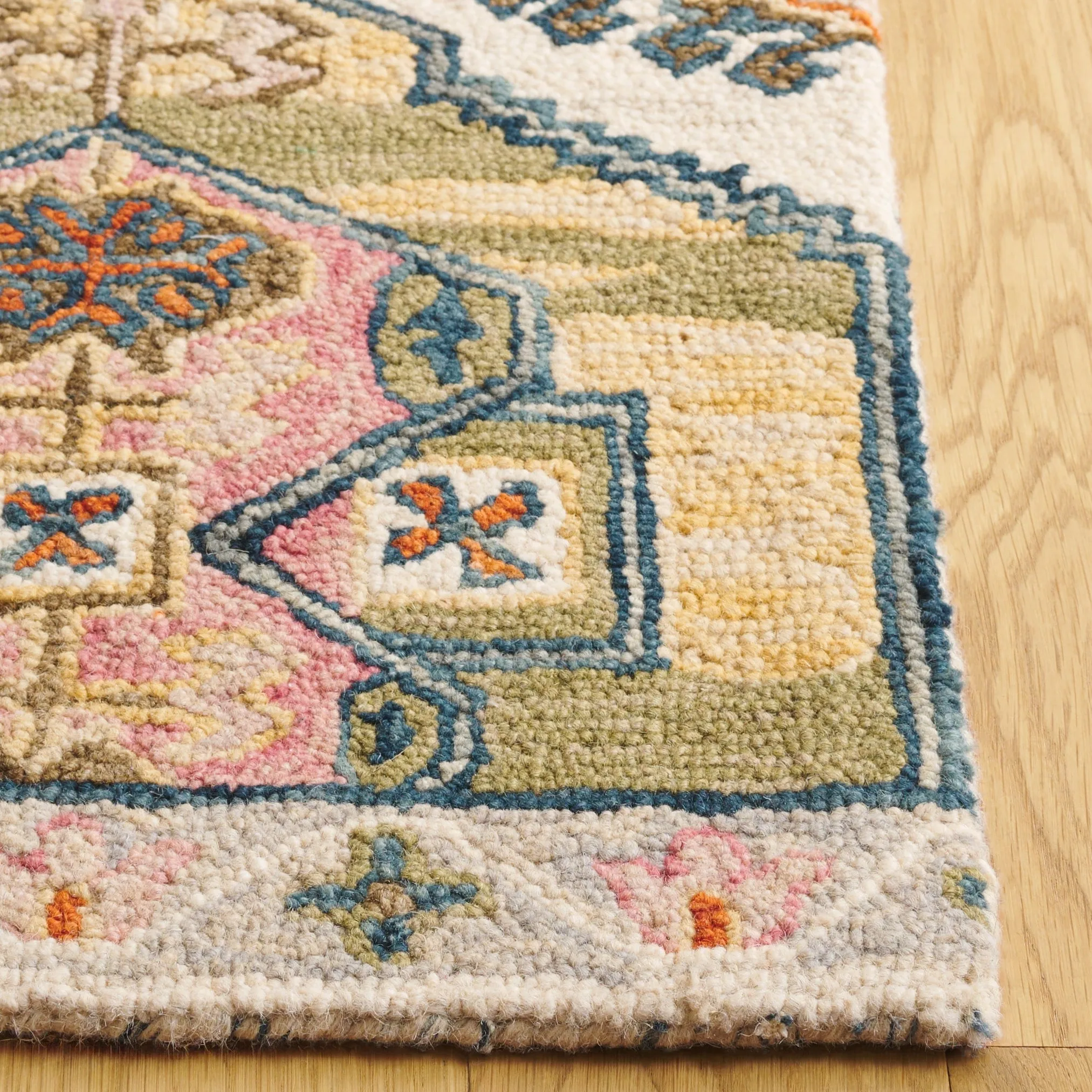 SAFAVIEH Handmade Aspen Azima Bohemian & Eclectic Wool Rug
