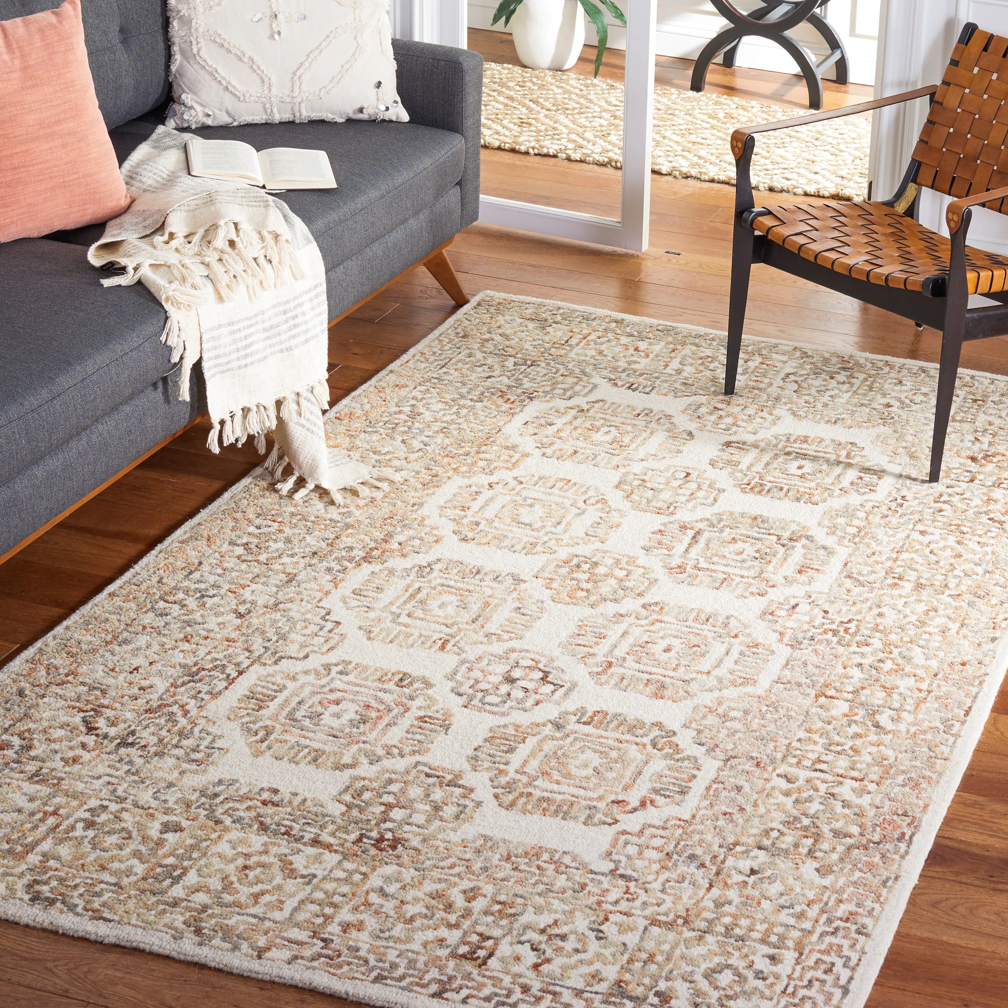 SAFAVIEH Handmade Aspen Buddug Boho Wool Rug