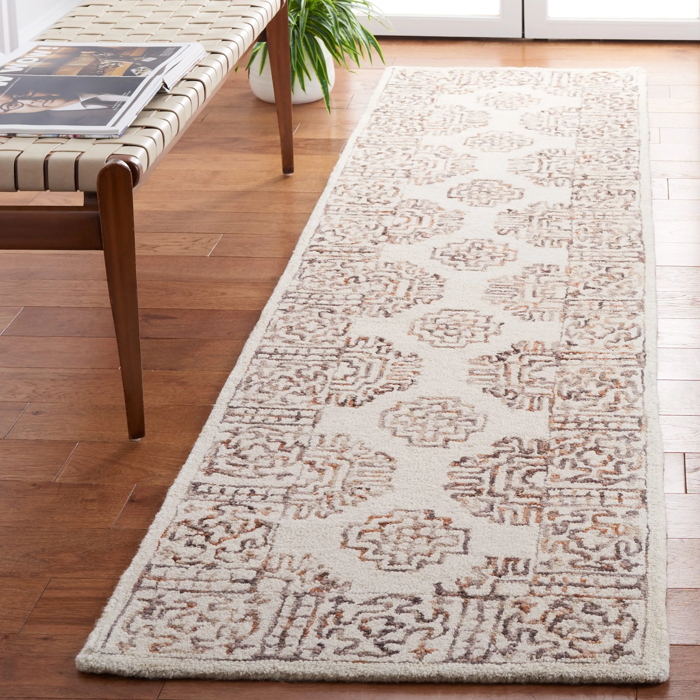 SAFAVIEH Handmade Aspen Buddug Boho Wool Rug