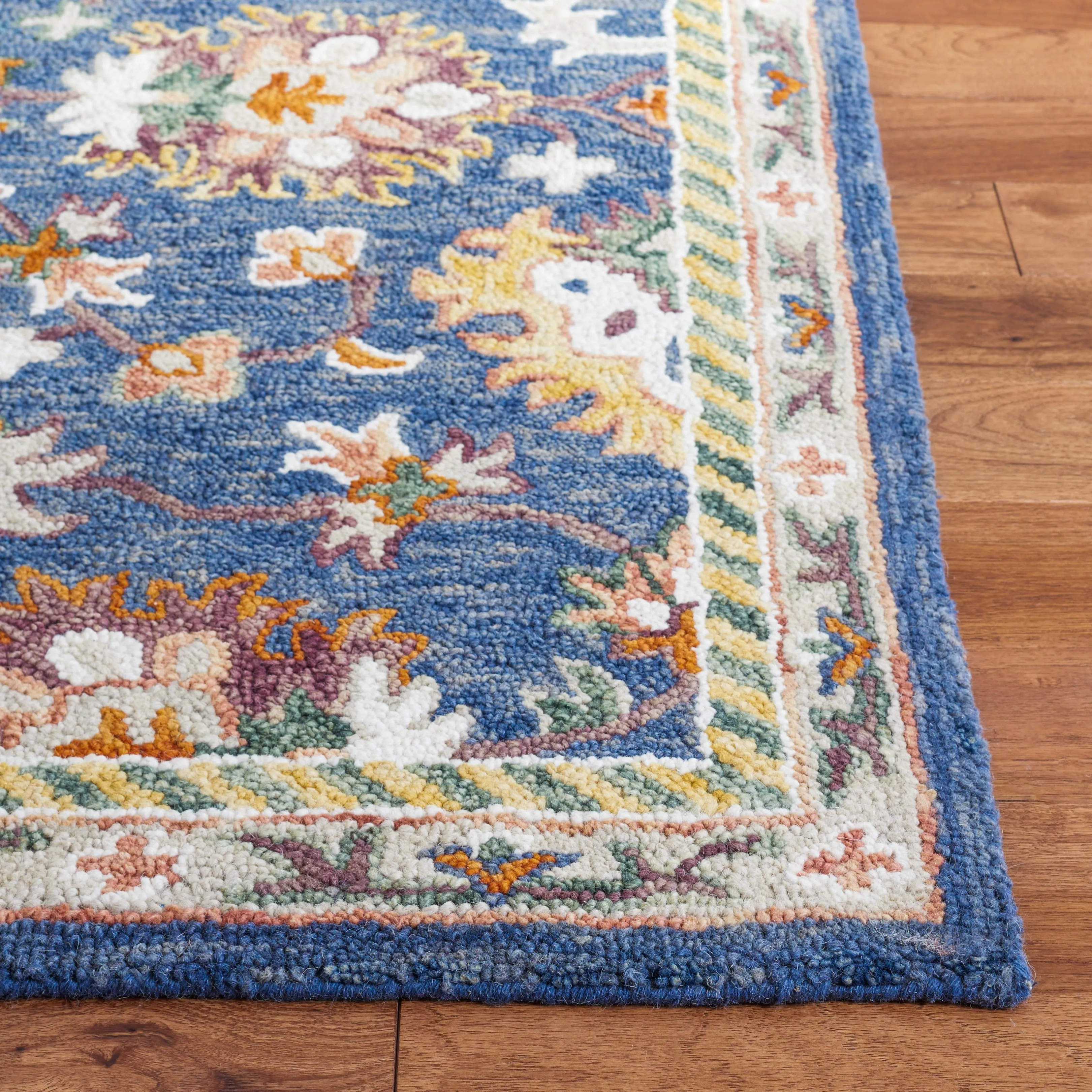 SAFAVIEH Handmade Aspen Nagore Boho Wool Rug