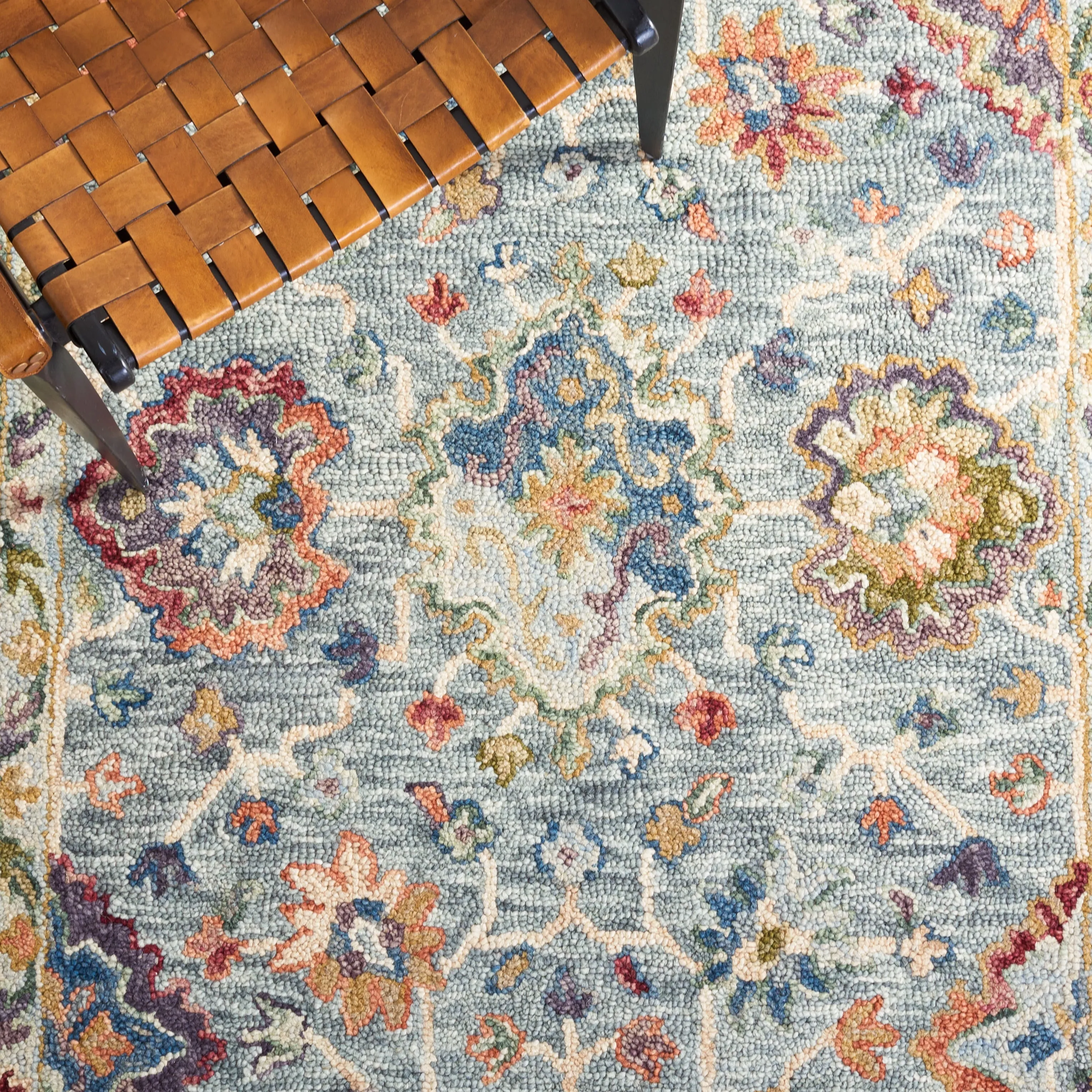 SAFAVIEH Handmade Aspen Nicasia Boho Wool Rug