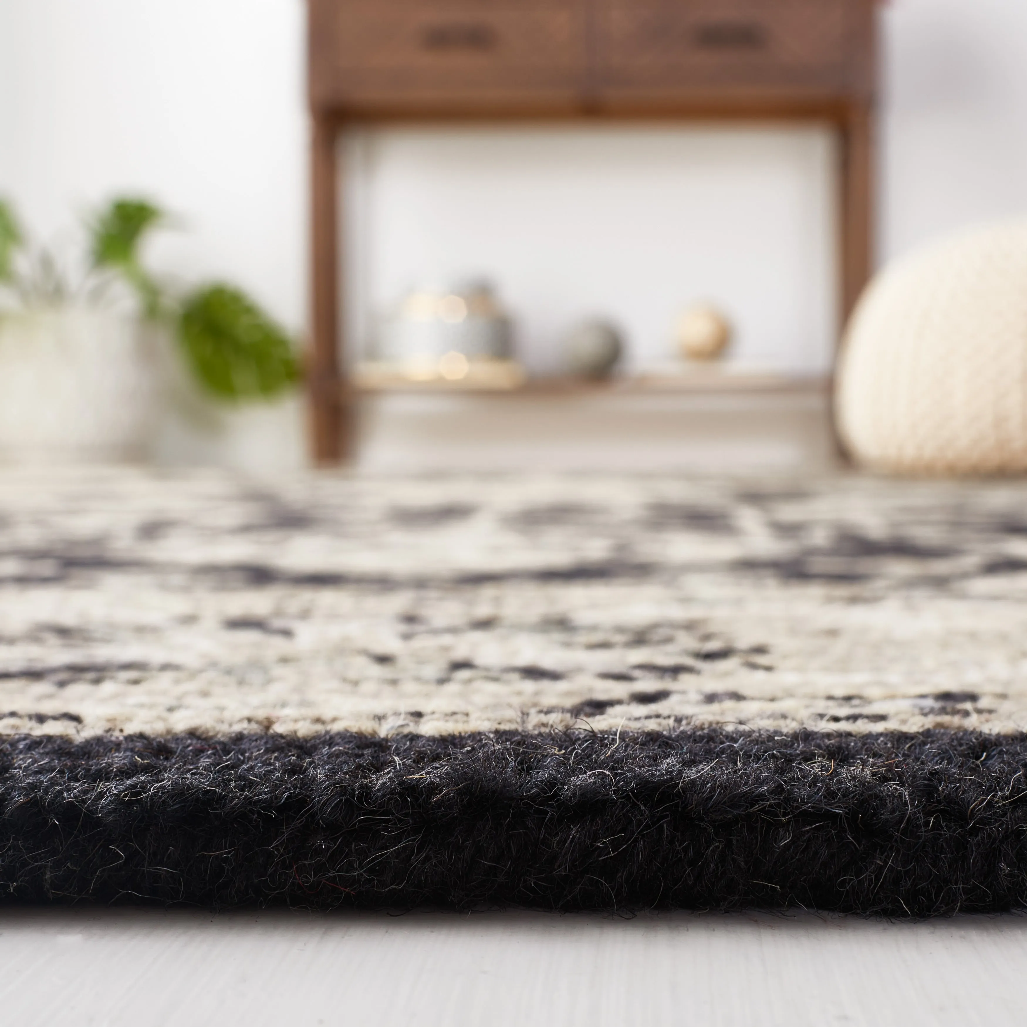 SAFAVIEH Handmade Aspen Nicasia Boho Wool Rug