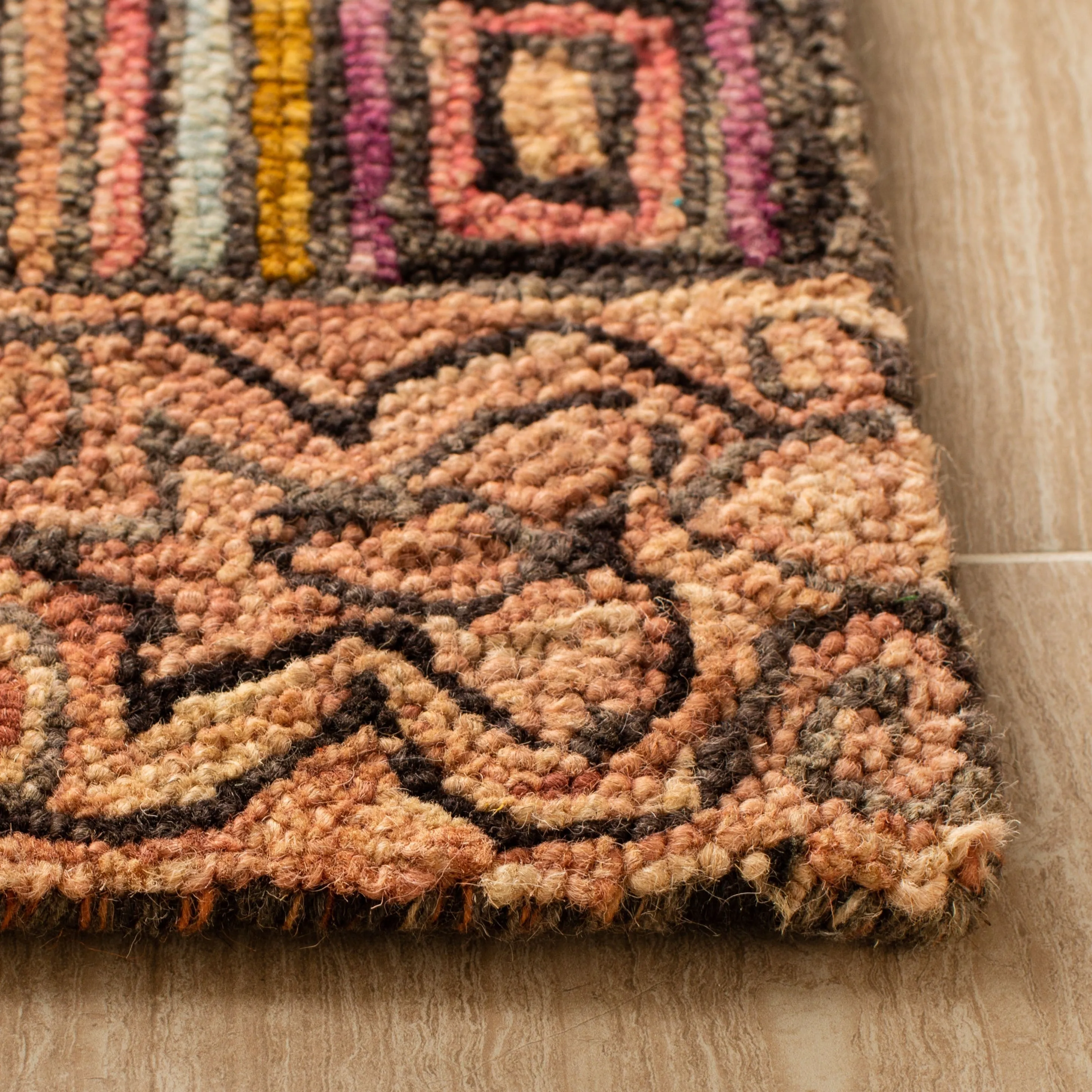 SAFAVIEH Handmade Aspen Yusra Bohemian & Eclectic Tribal Wool