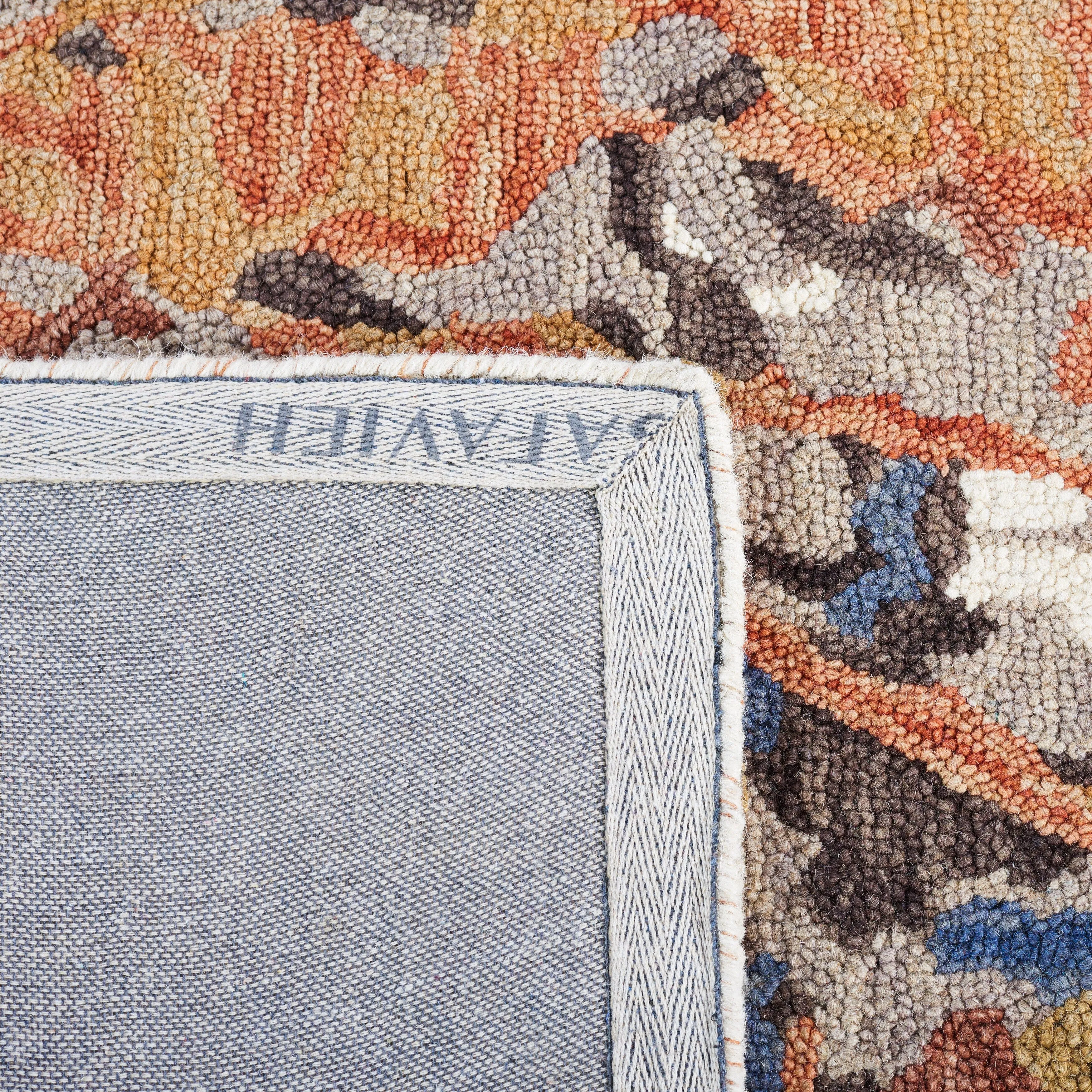 SAFAVIEH Handmade Blossom Florinela French Country Floral Wool Rug