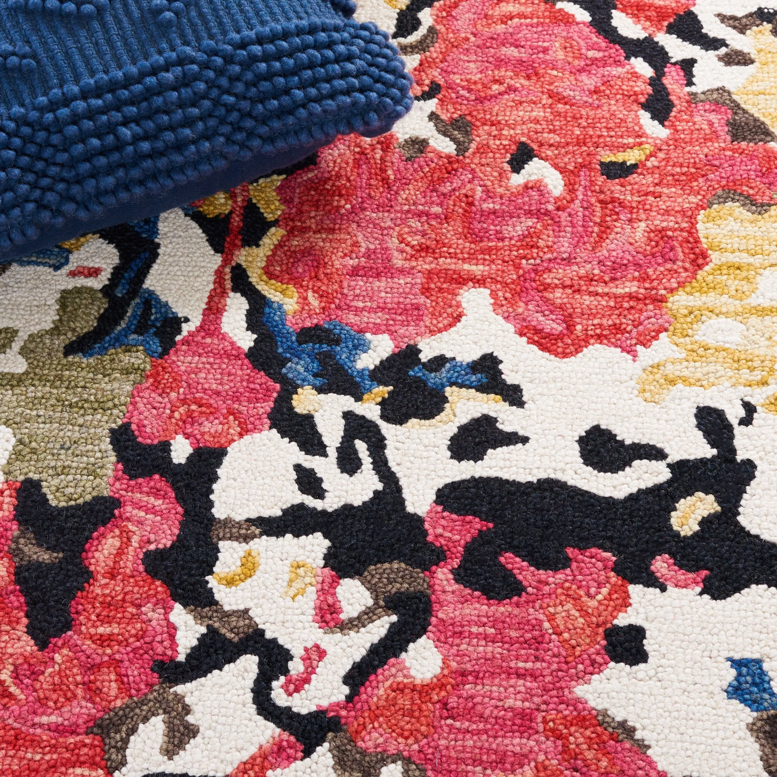 SAFAVIEH Handmade Blossom Florinela French Country Floral Wool Rug