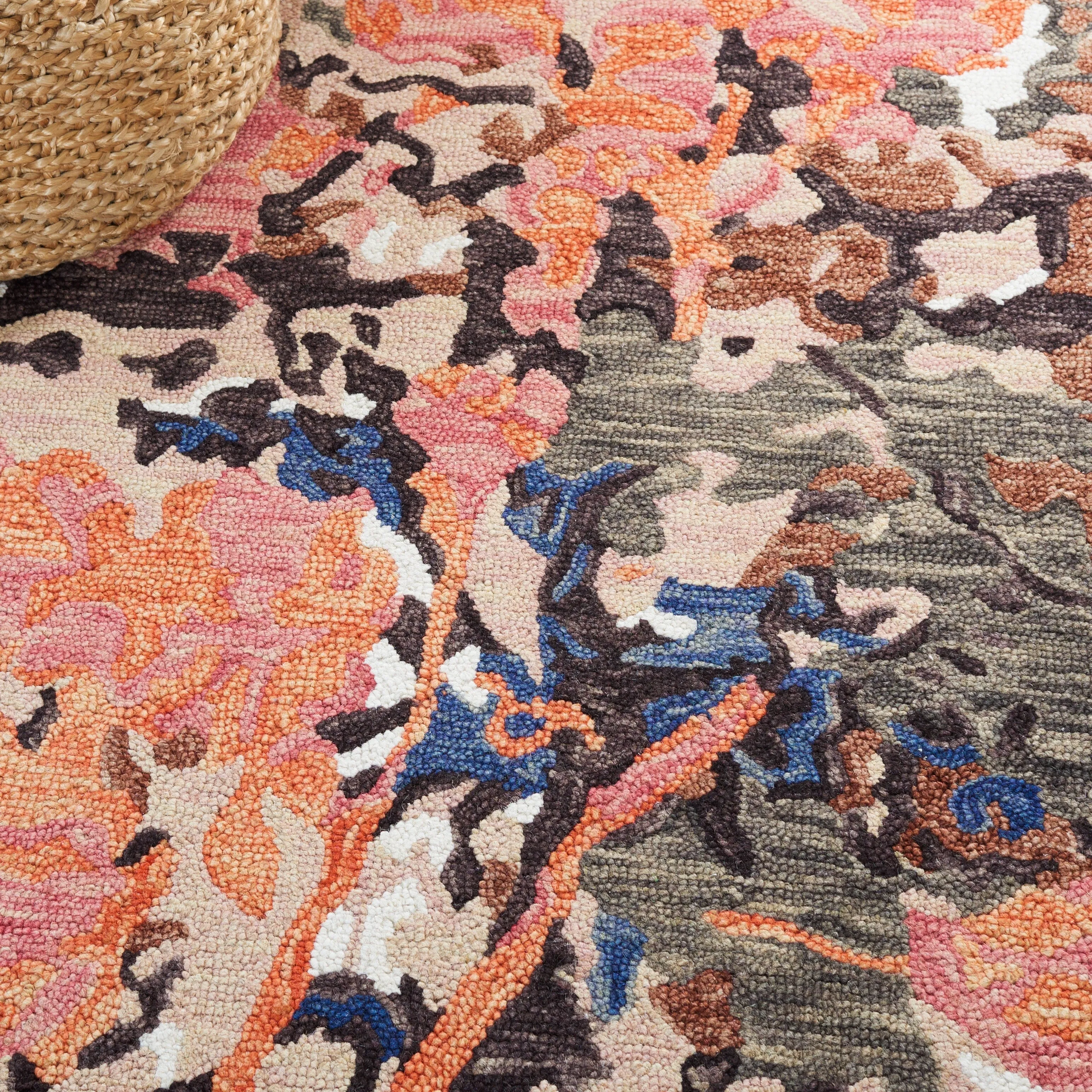 SAFAVIEH Handmade Blossom Florinela French Country Floral Wool Rug
