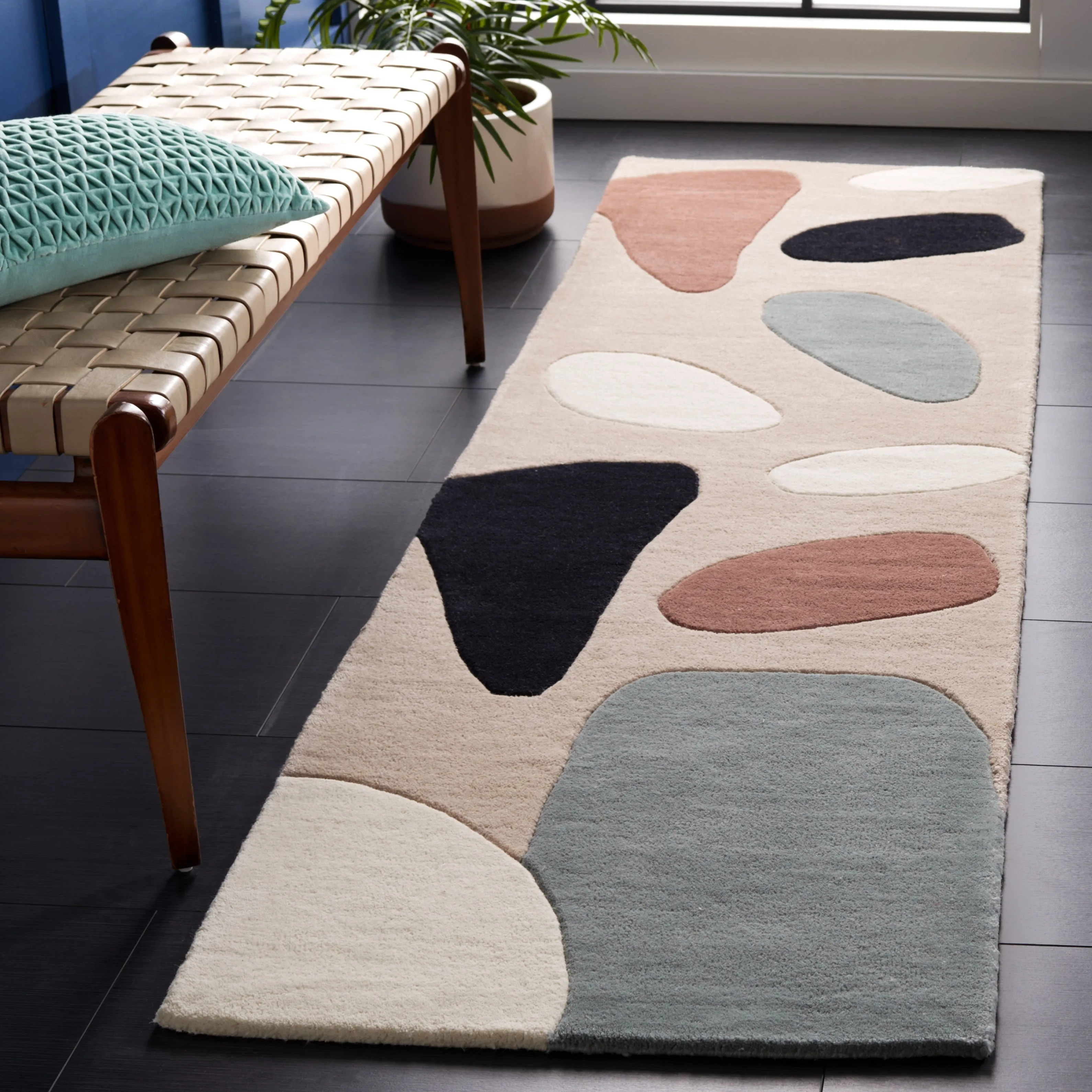SAFAVIEH Handmade Fifth Avenue Engelberta Mid-Century Modern Wool Rug