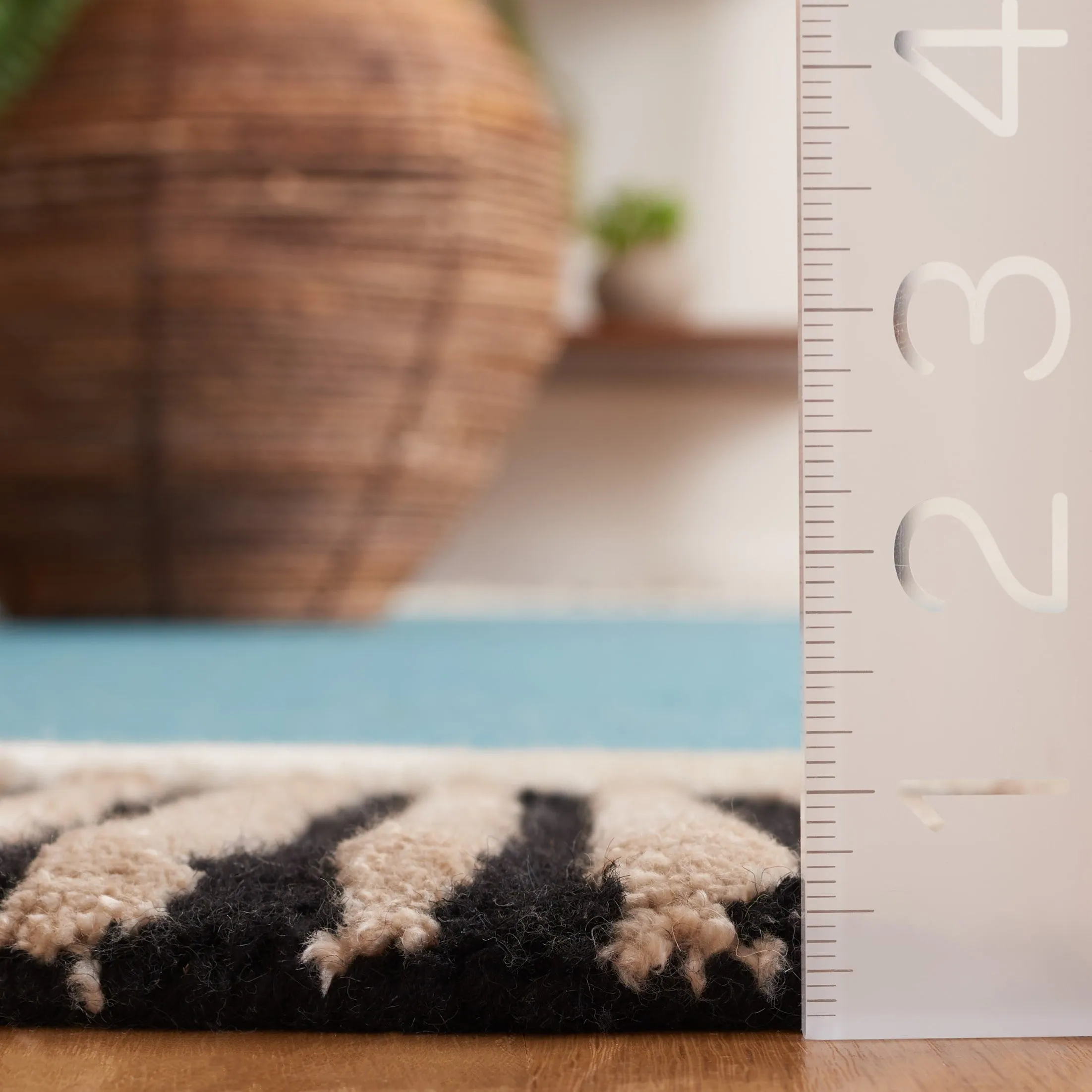 SAFAVIEH Handmade Fifth Avenue Zvjatka Mid-Century Modern Wool Rug