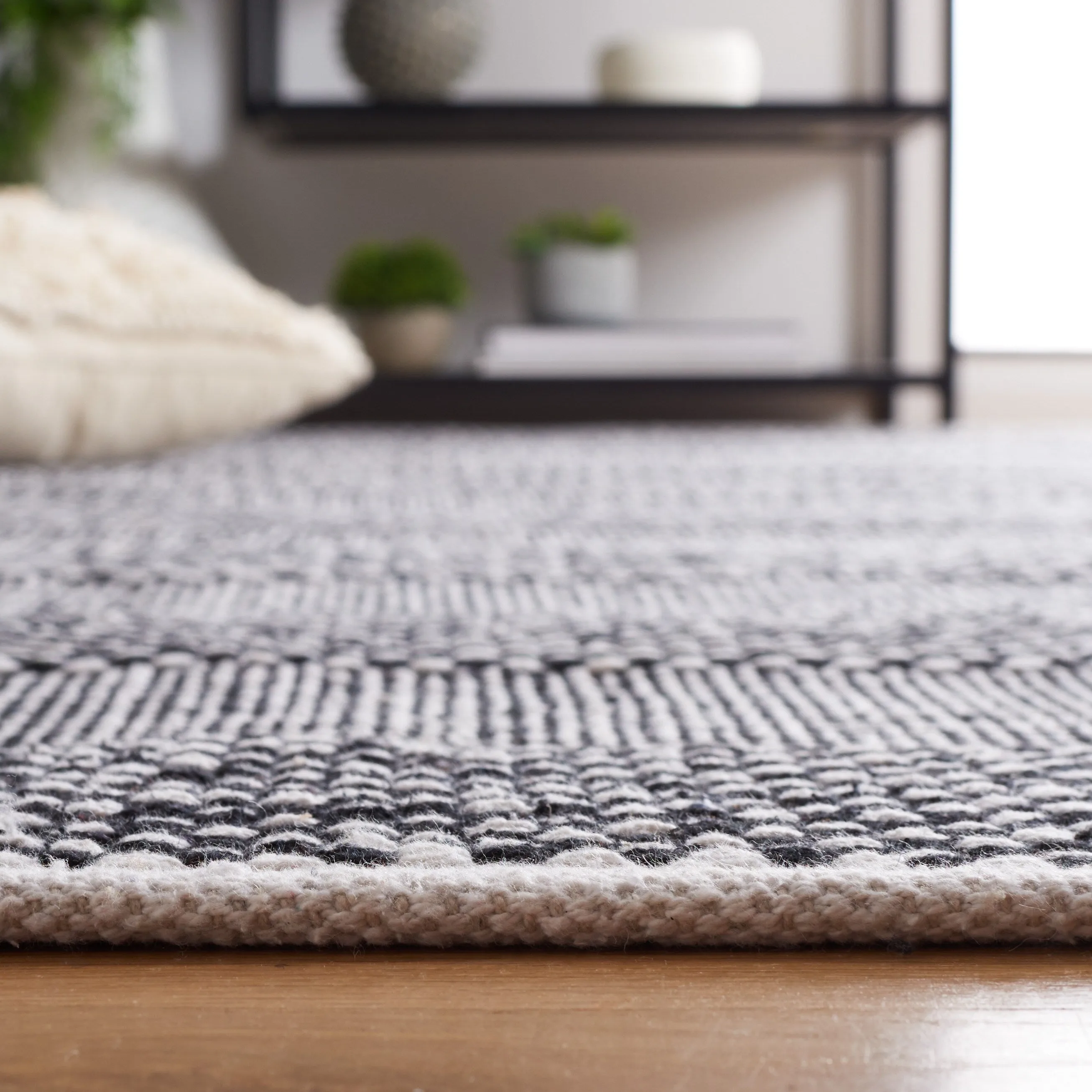 SAFAVIEH Handmade Flatweave Striped Kilim Shayna Cotton Rug