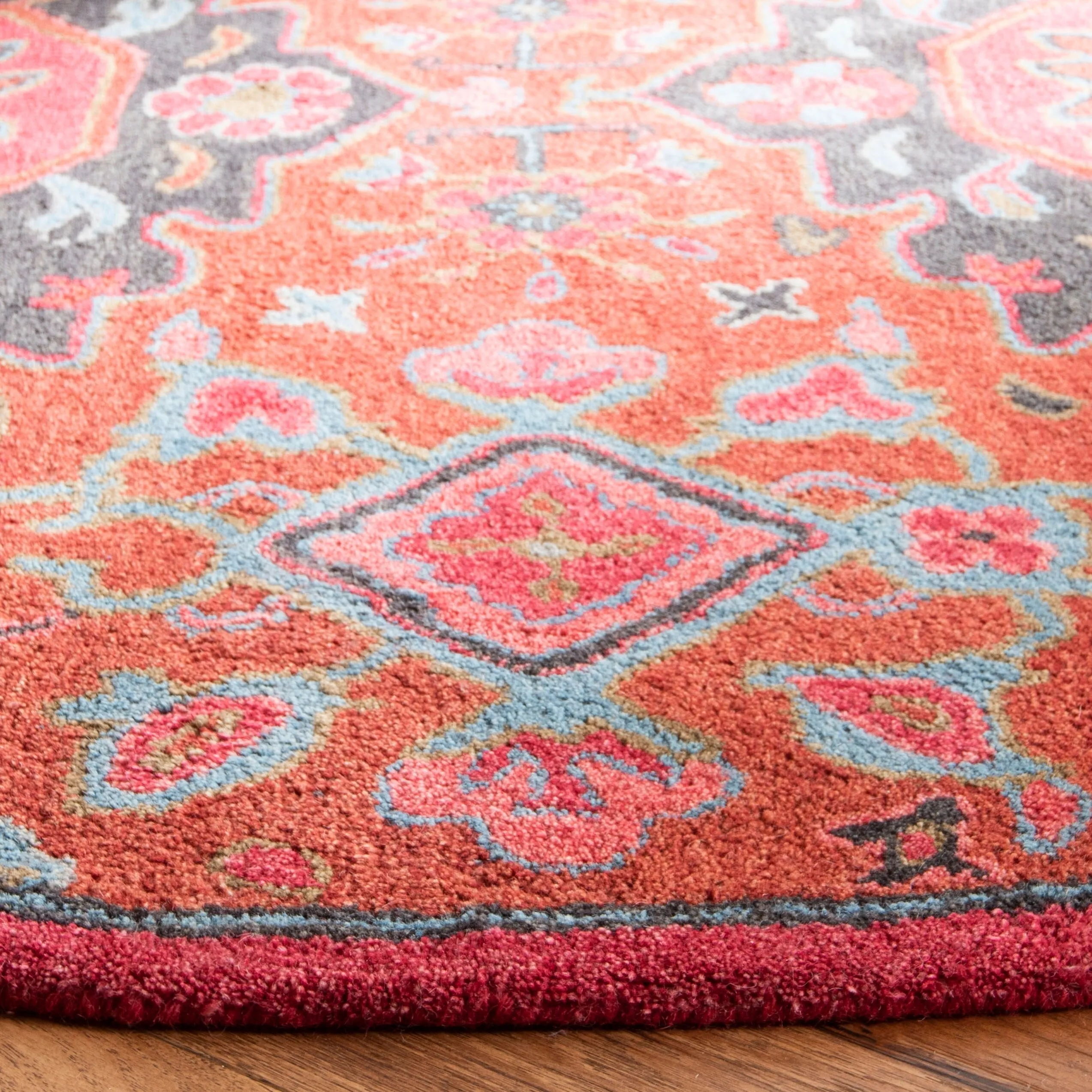 SAFAVIEH Handmade Heritage Krystelle Traditional Oriental Wool Rug