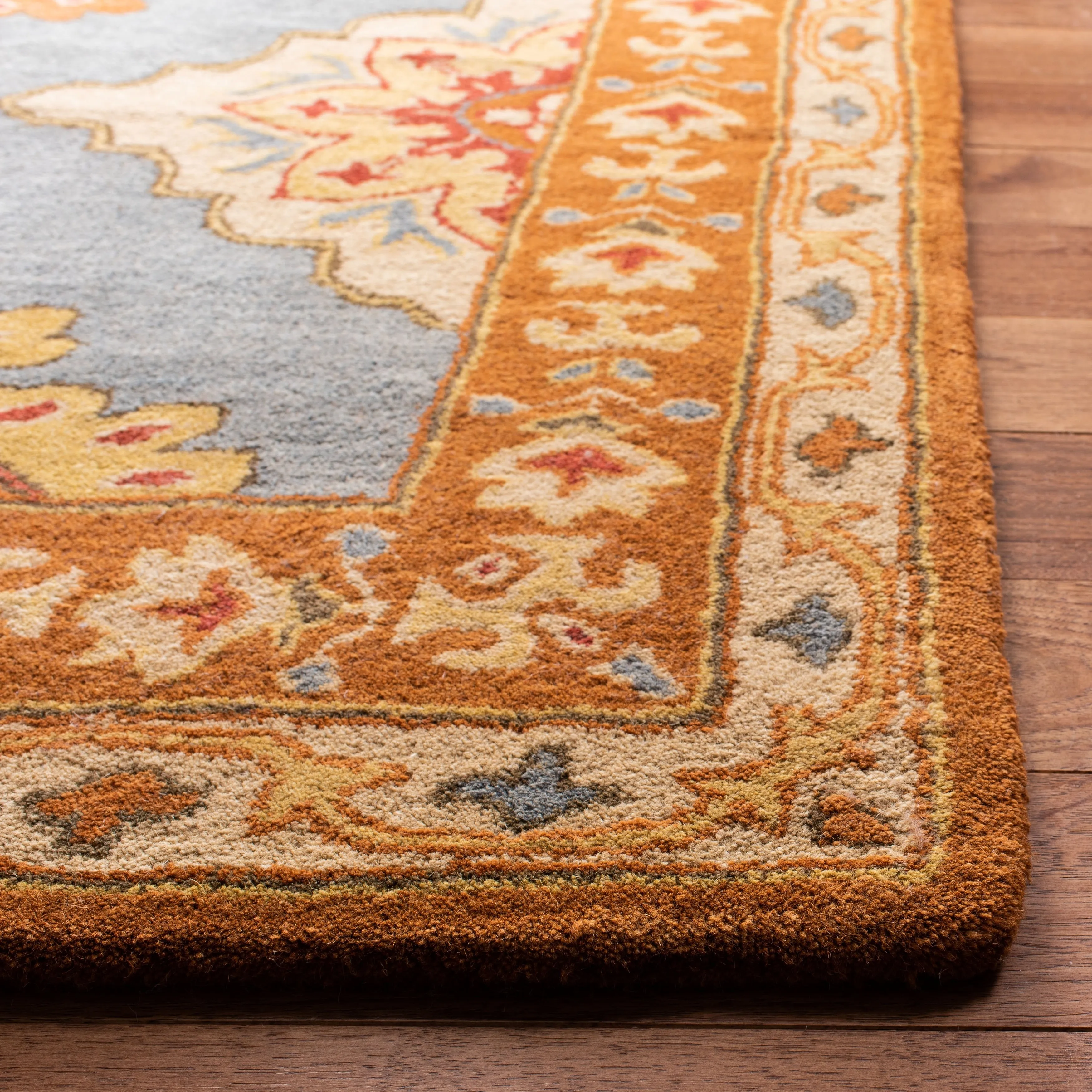 SAFAVIEH Handmade Heritage Surf Traditional Oriental Wool Rug