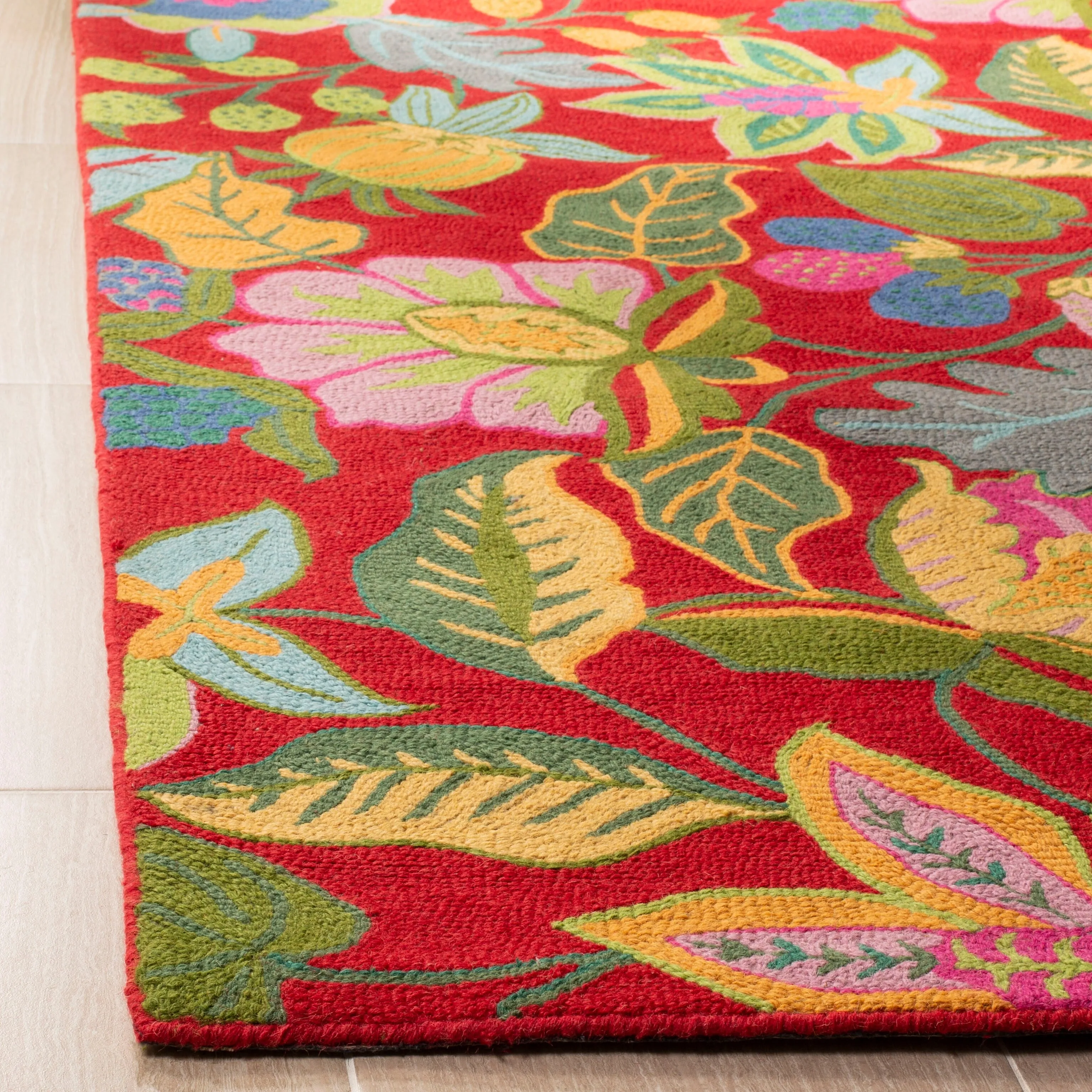 SAFAVIEH Handmade Jardin Bojidarka Country Floral Wool Rug