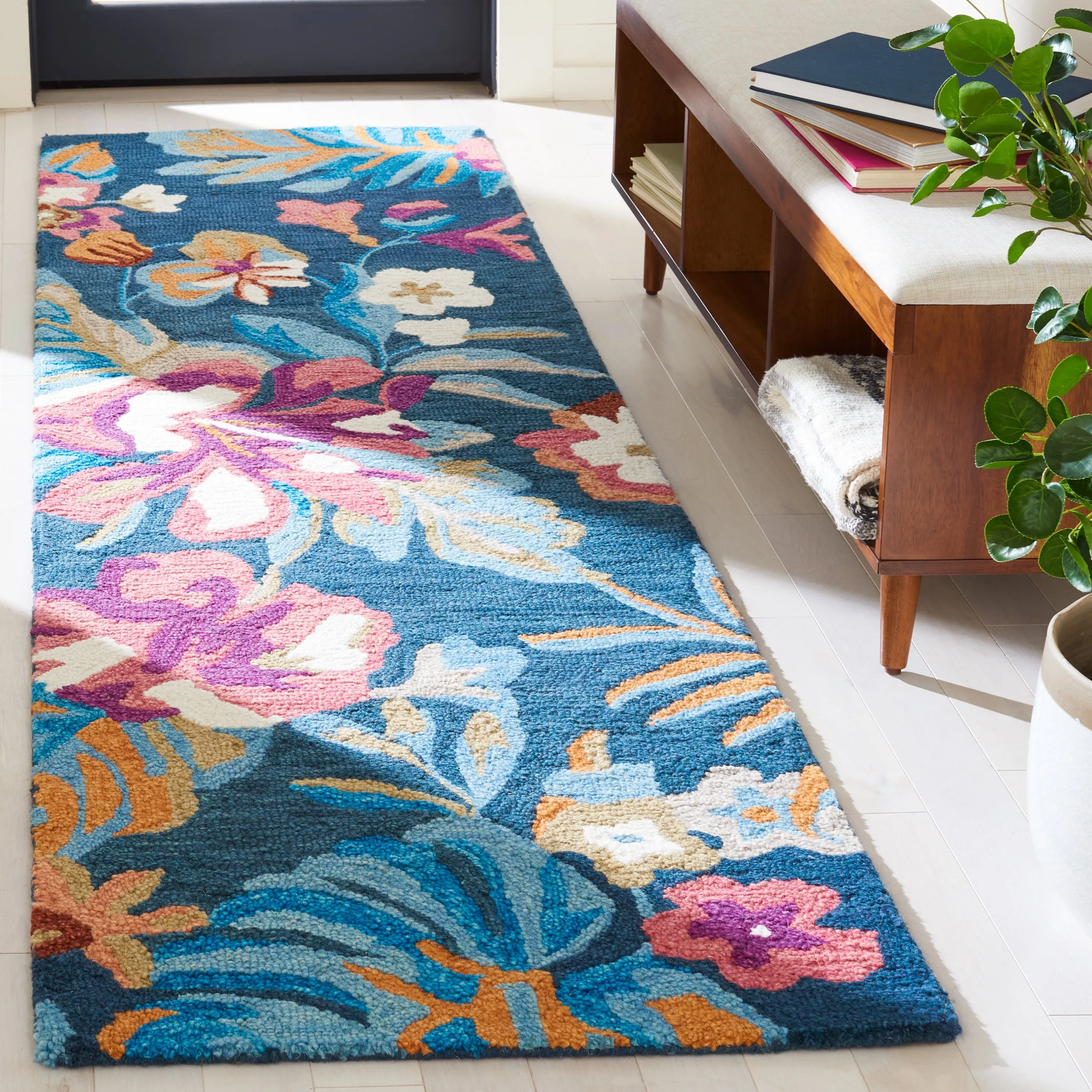 SAFAVIEH Handmade Jardin Violaine Floral Wool Rug