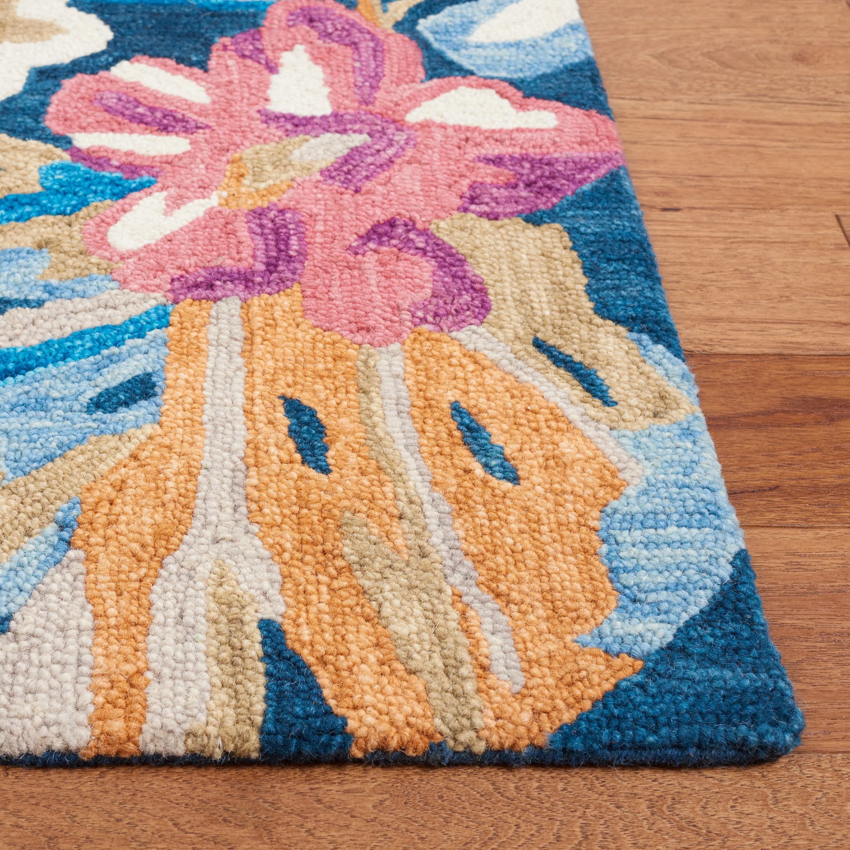 SAFAVIEH Handmade Jardin Violaine Floral Wool Rug