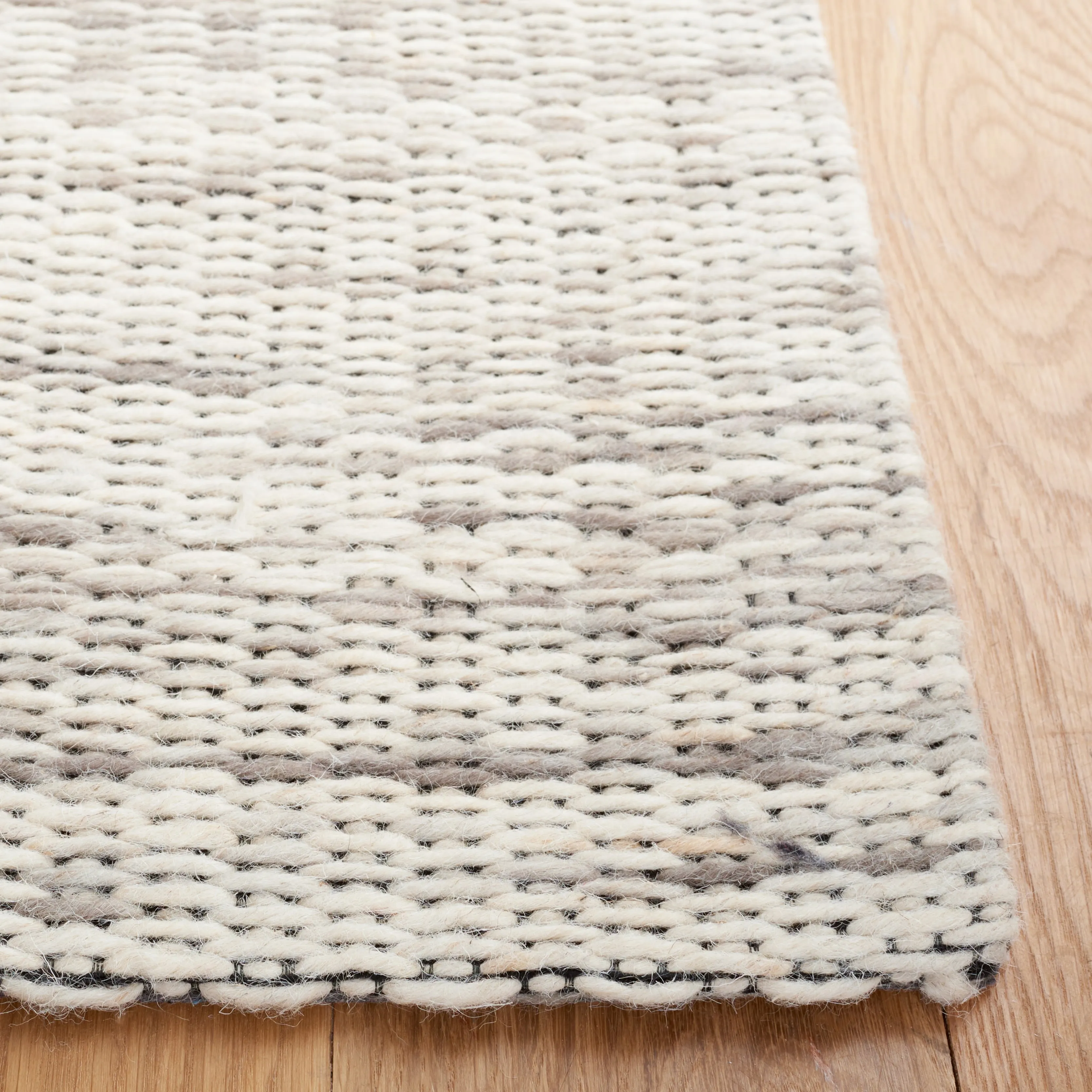SAFAVIEH Handmade Marbella Leanid Wool Rug