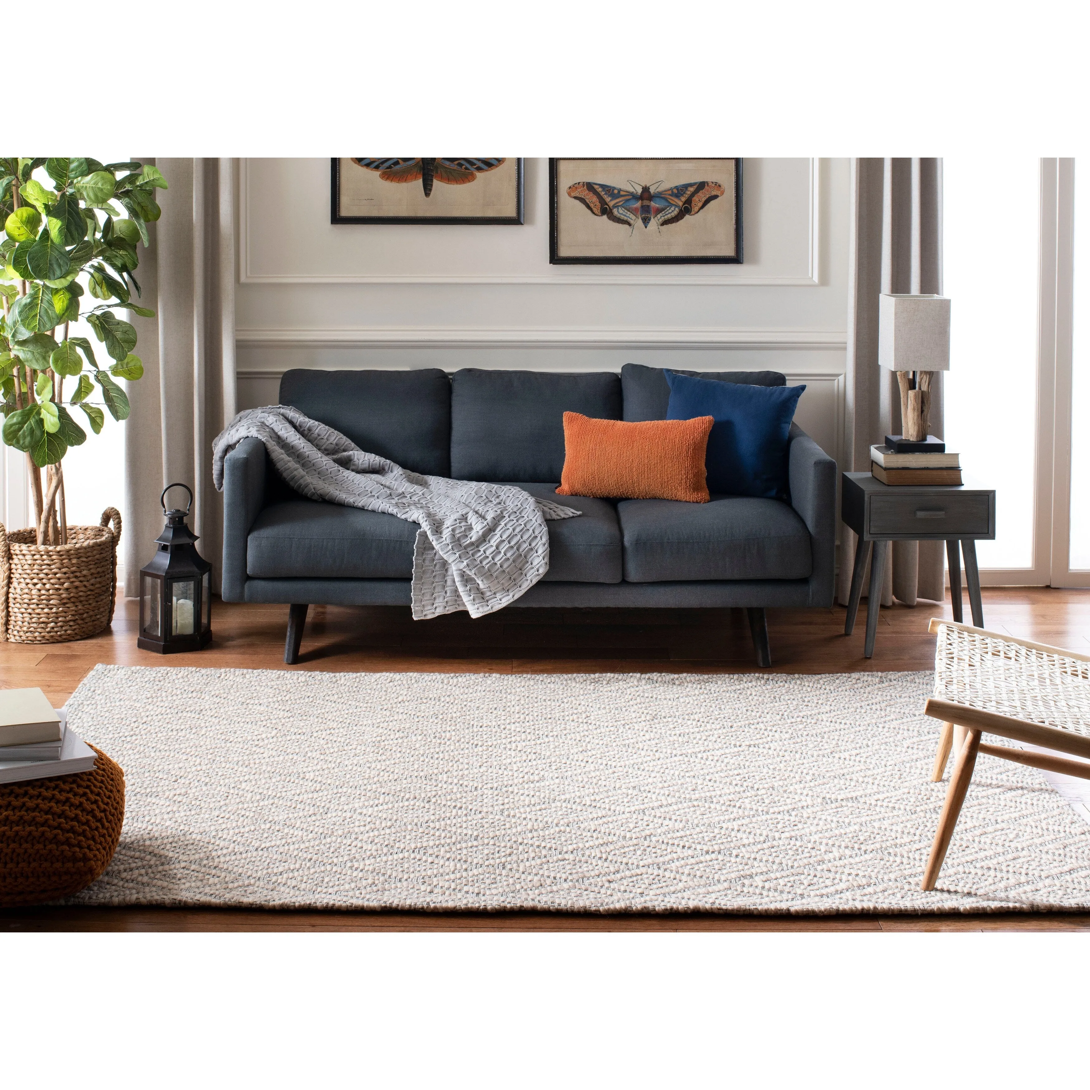 SAFAVIEH Handmade Marbella Liubovia Geometric Beige/Cream Wool Rug