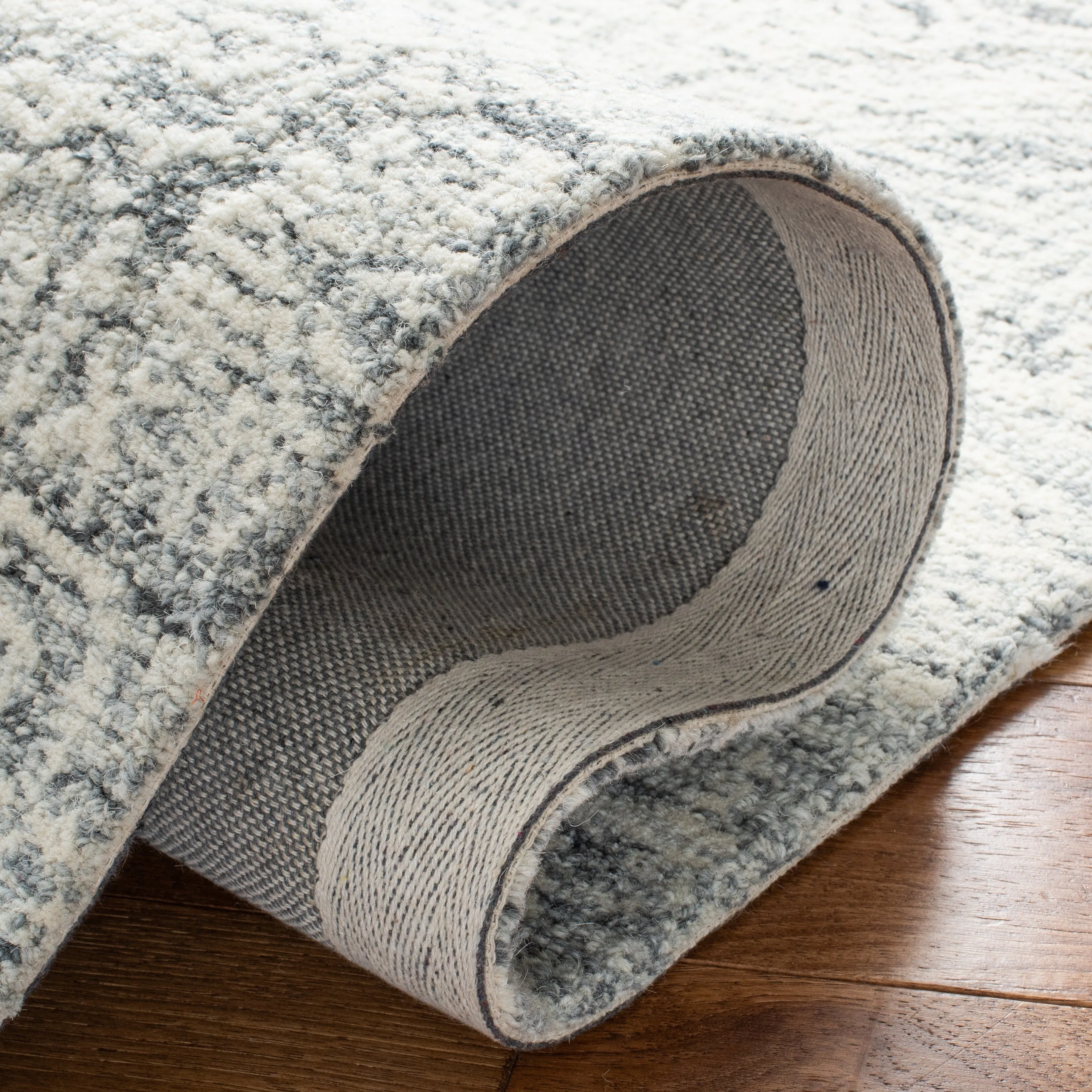 SAFAVIEH Handmade Metro Amala French Country Wool Rug