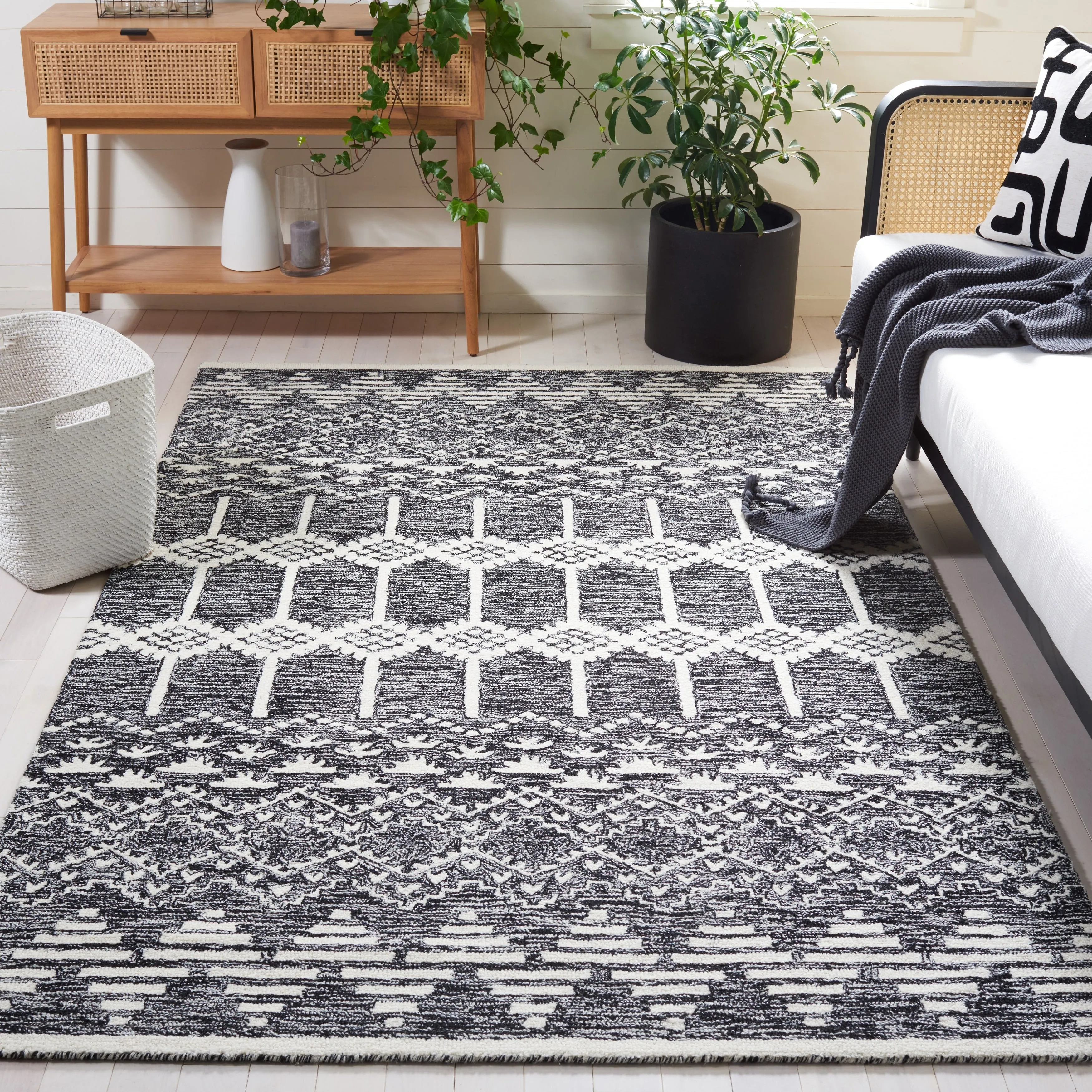 SAFAVIEH Handmade Metro Benilde Wool Rug