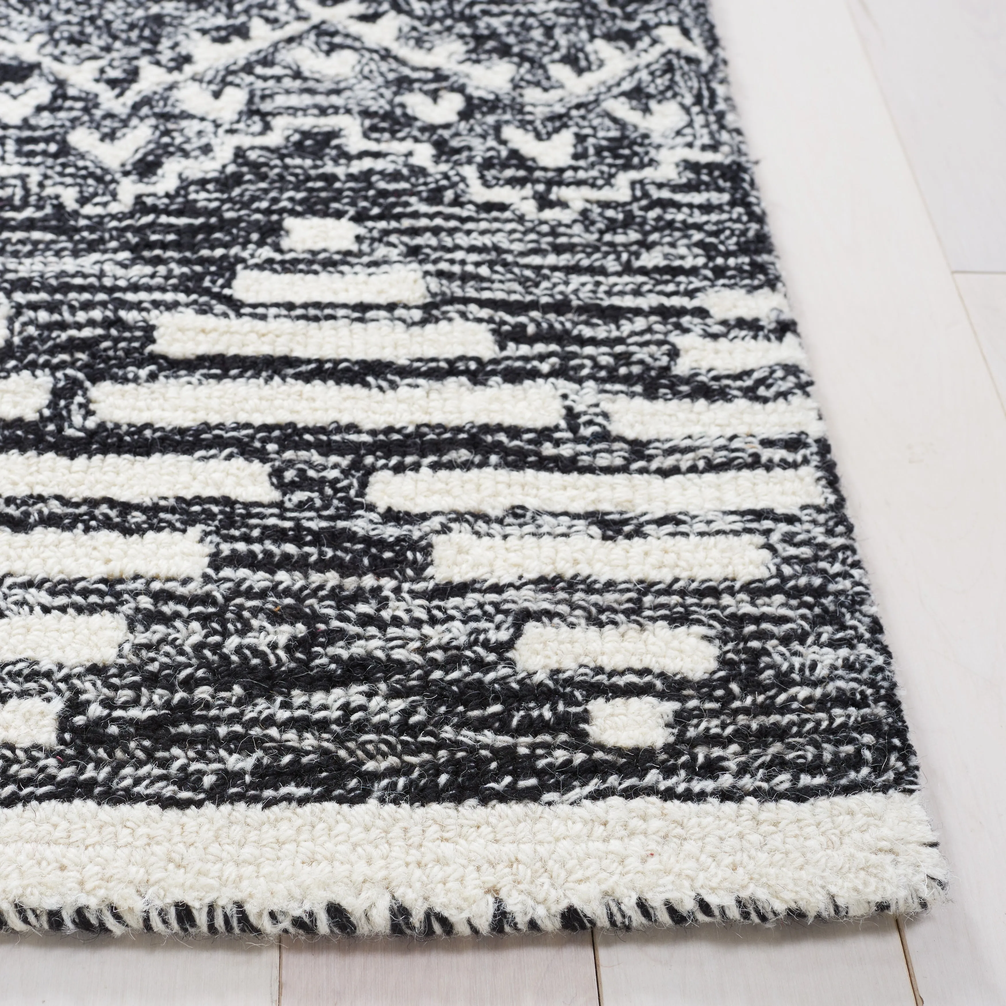 SAFAVIEH Handmade Metro Benilde Wool Rug