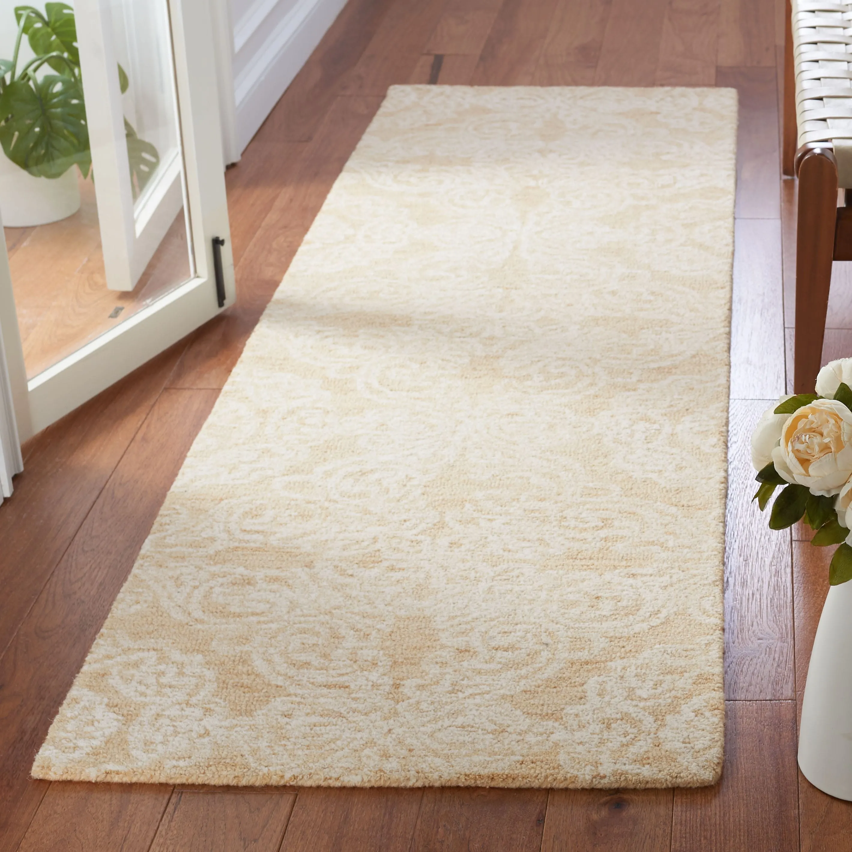 SAFAVIEH Handmade Metro Bhavani French Country Wool Rug