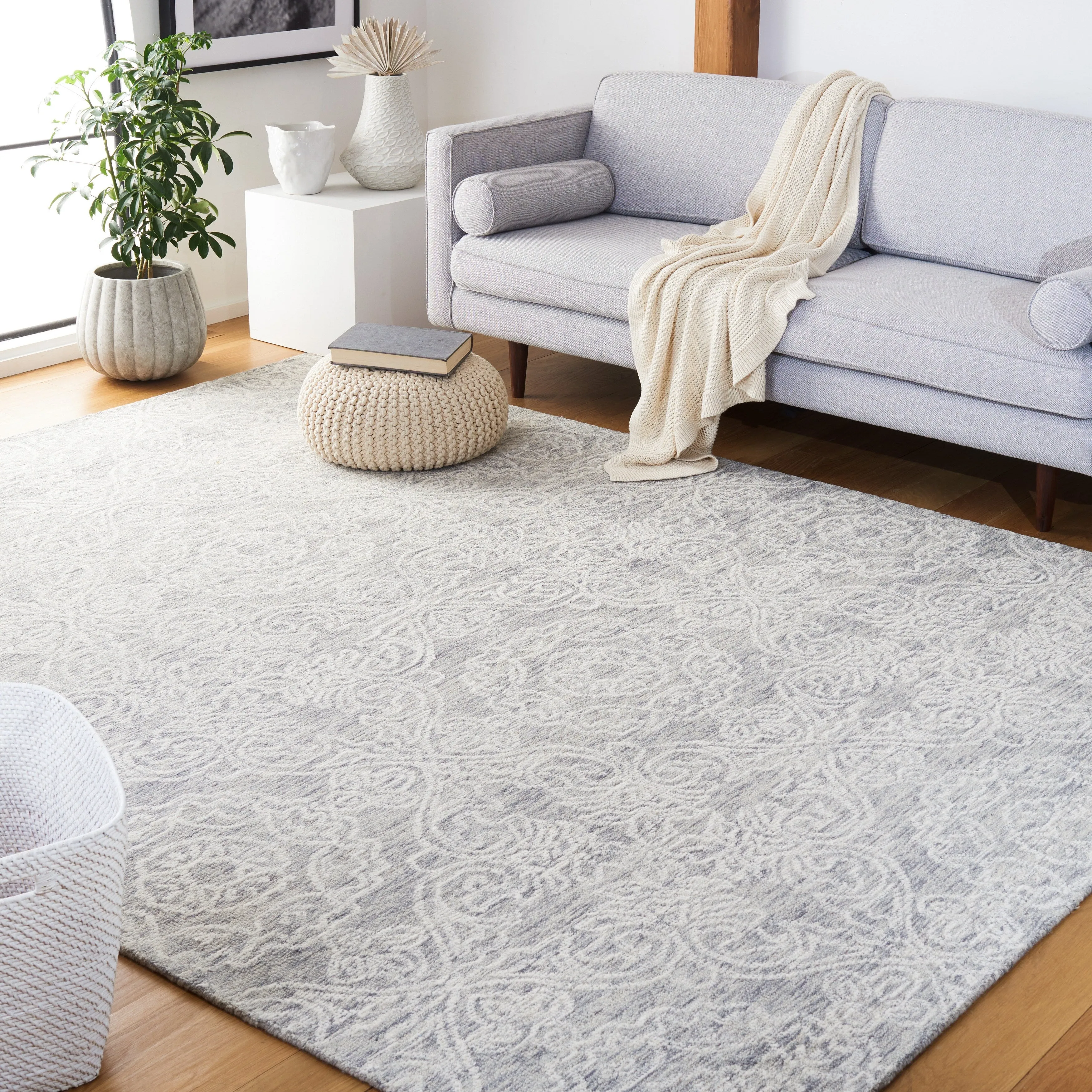 SAFAVIEH Handmade Metro Bhavani French Country Wool Rug