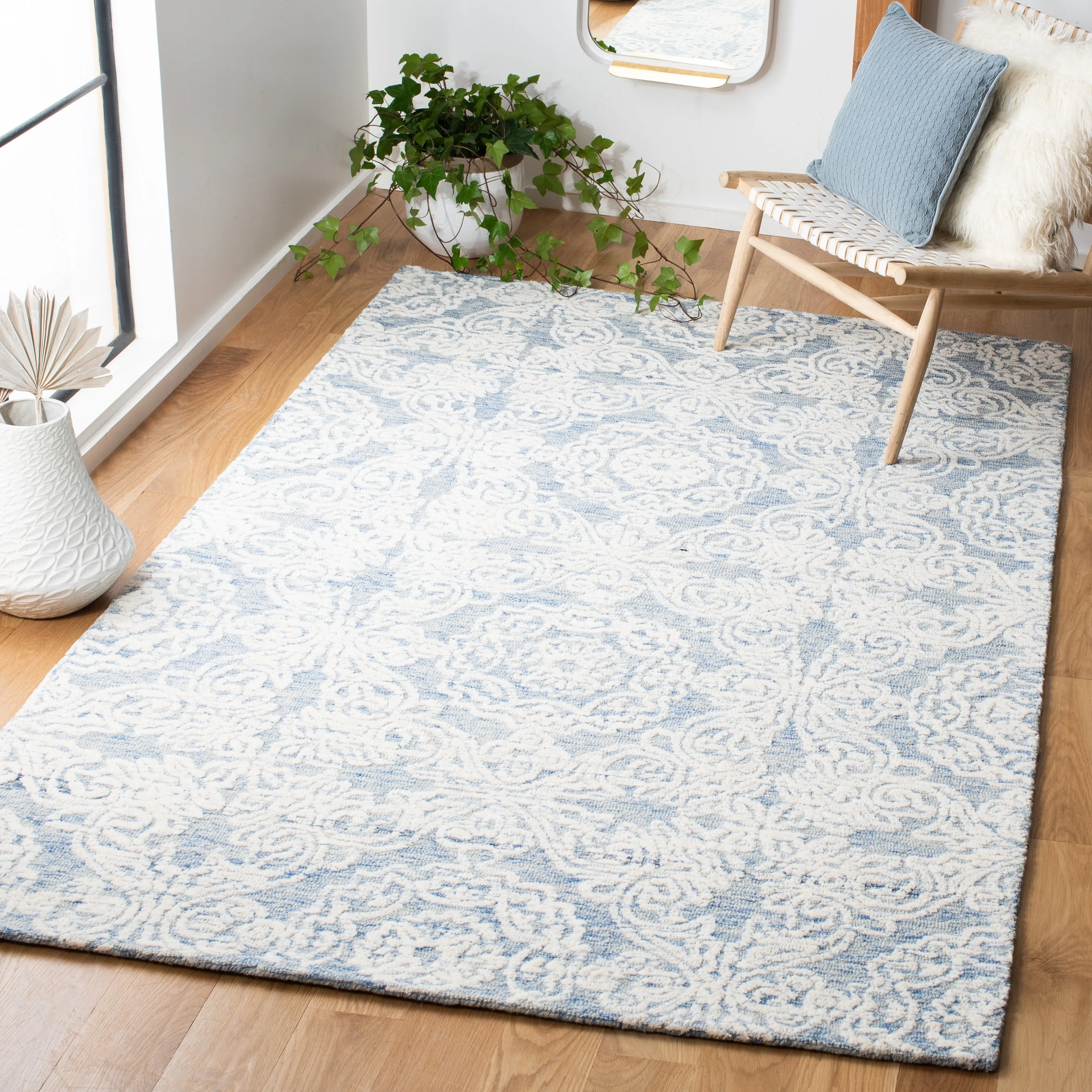 SAFAVIEH Handmade Metro Bhavani French Country Wool Rug