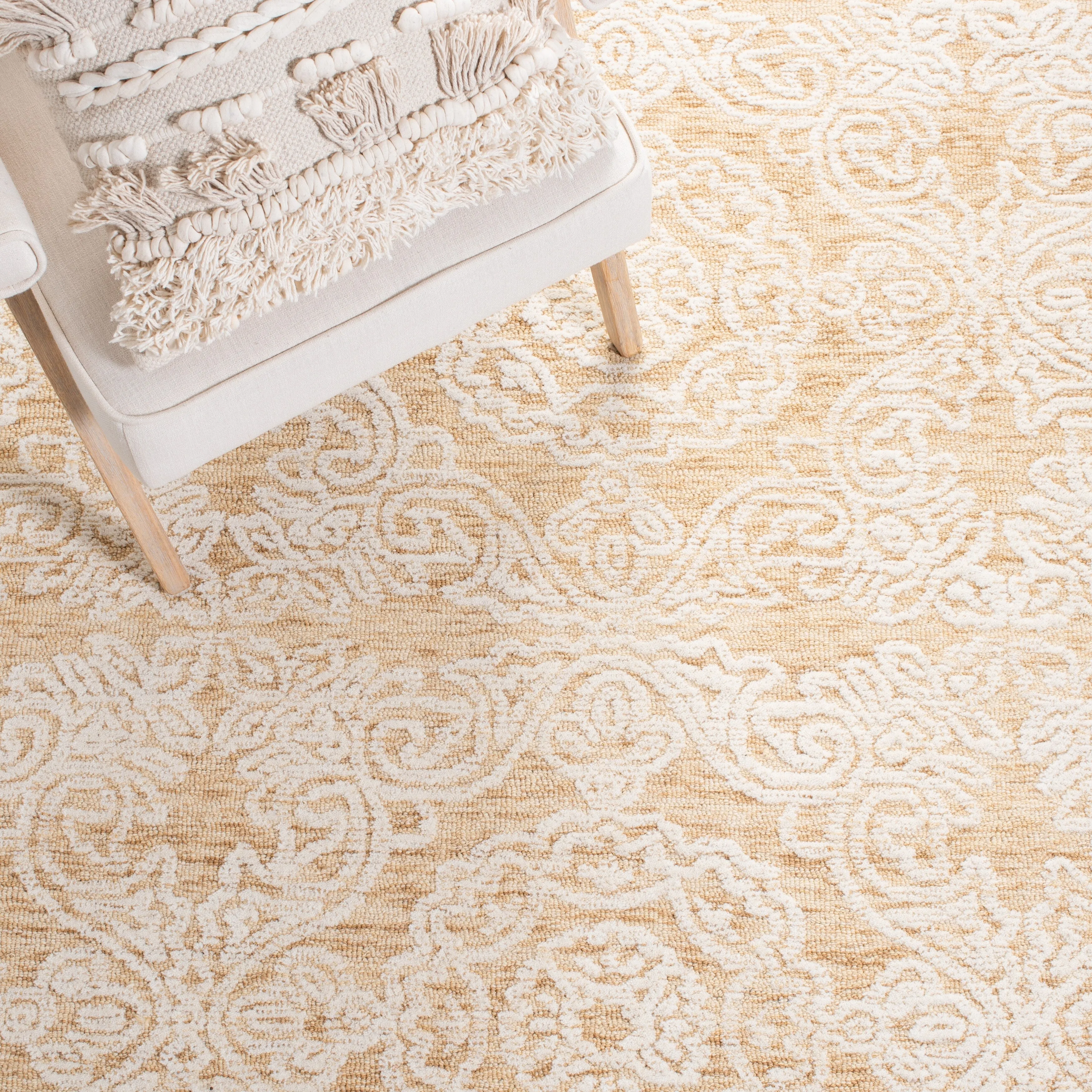 SAFAVIEH Handmade Metro Bhavani French Country Wool Rug