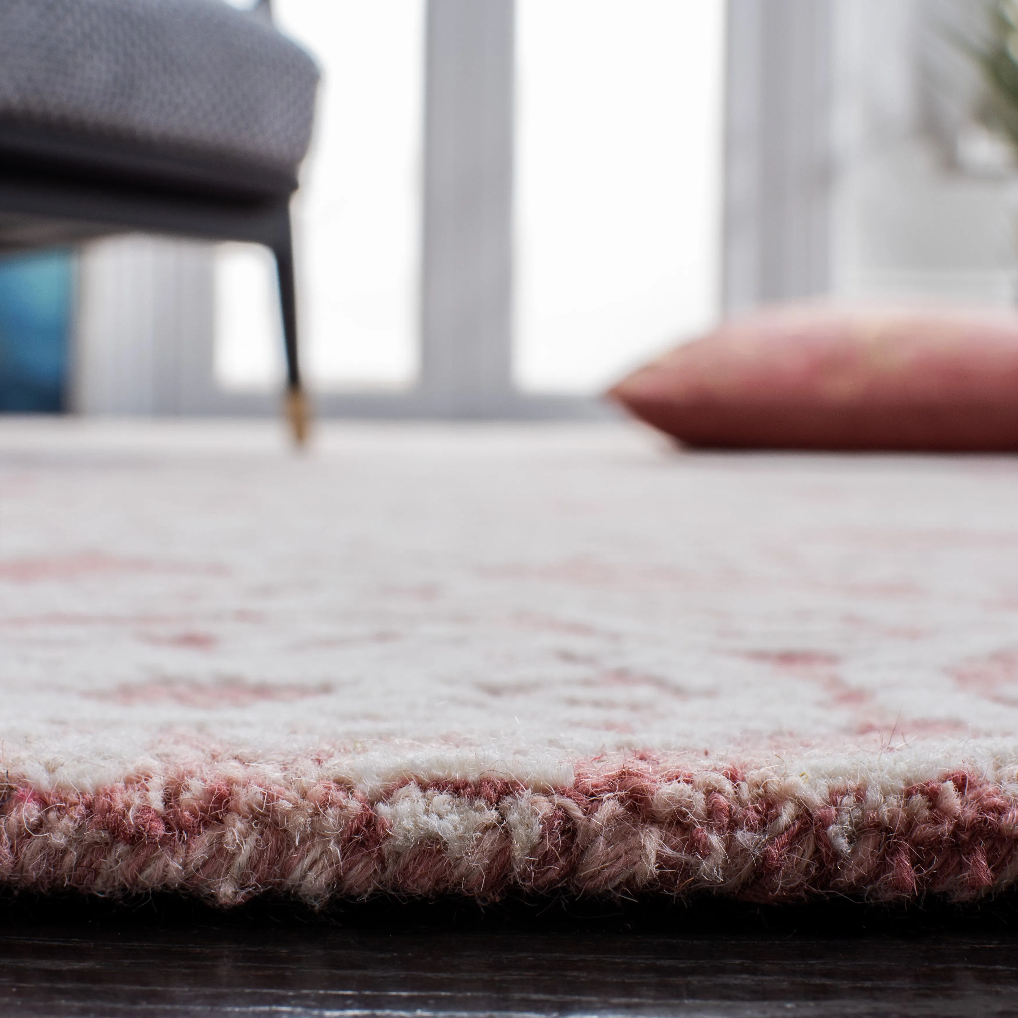 SAFAVIEH Handmade Metro Bhavani French Country Wool Rug